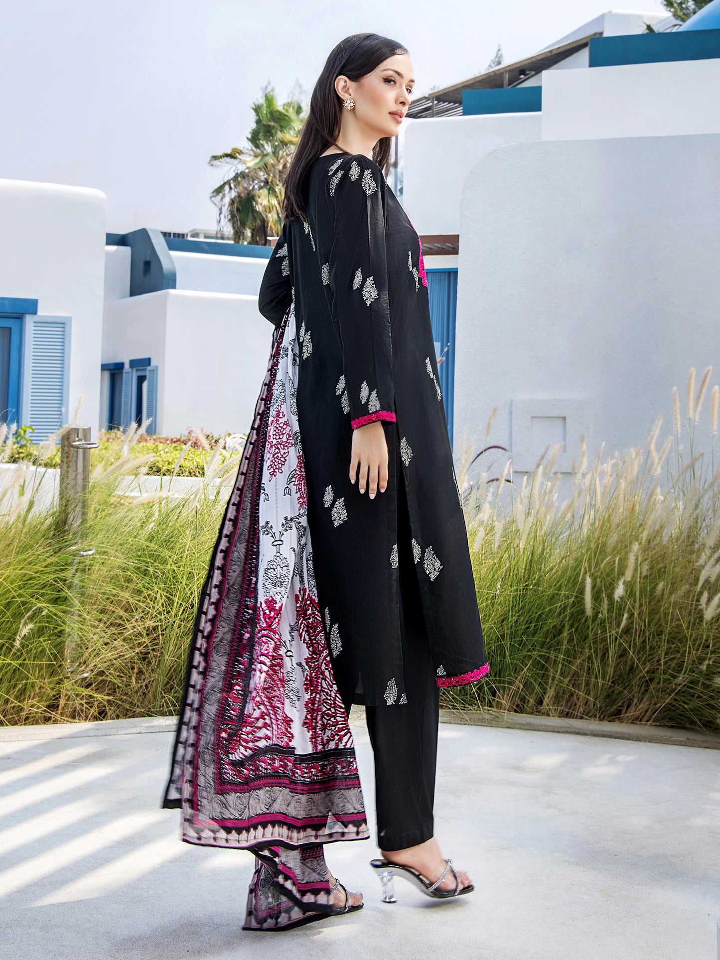 2 Piece Lawn Suit-Embroidered (Unstitched)