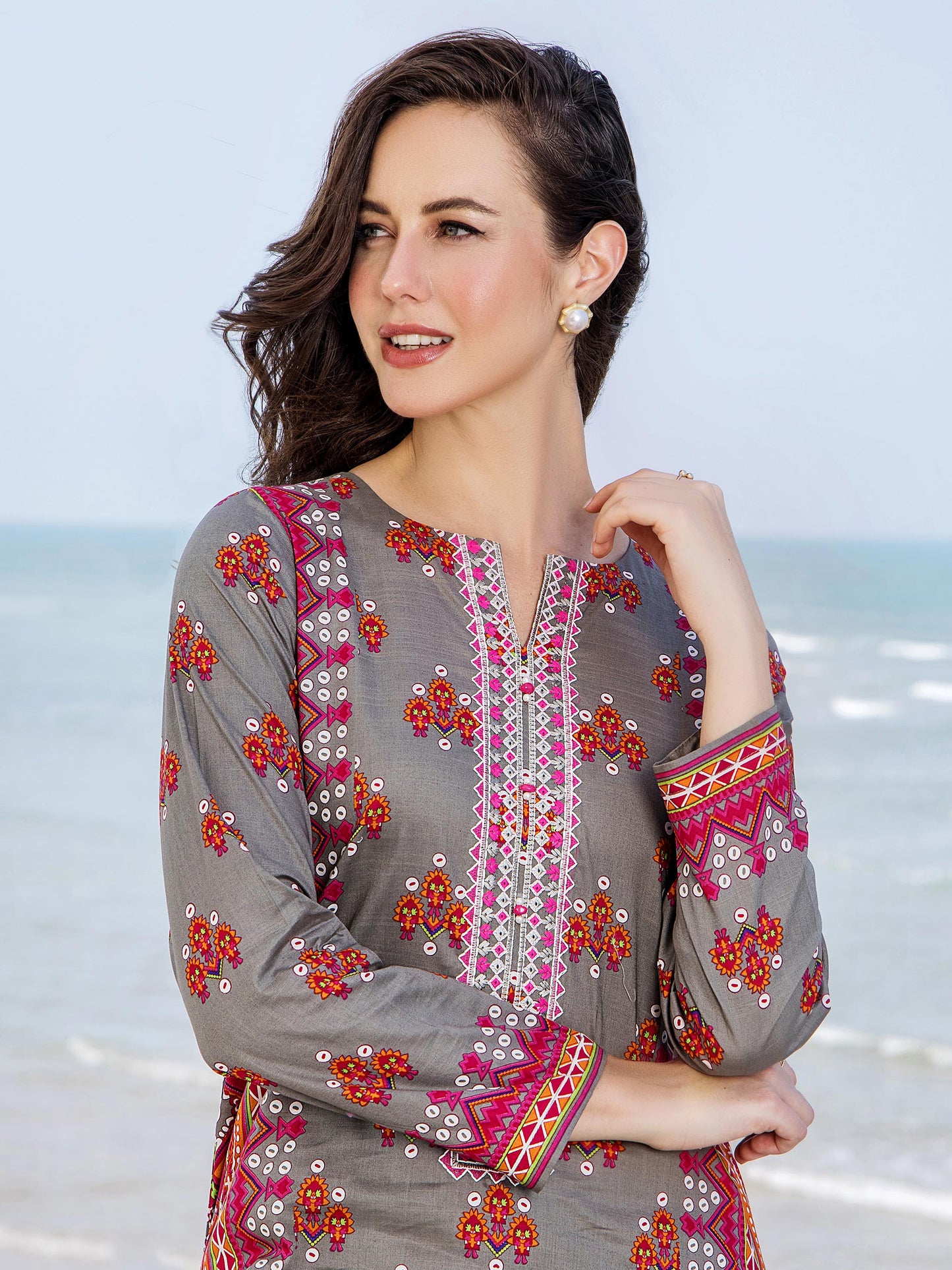 2 Piece Lawn Suit-Embroidered (Unstitched)