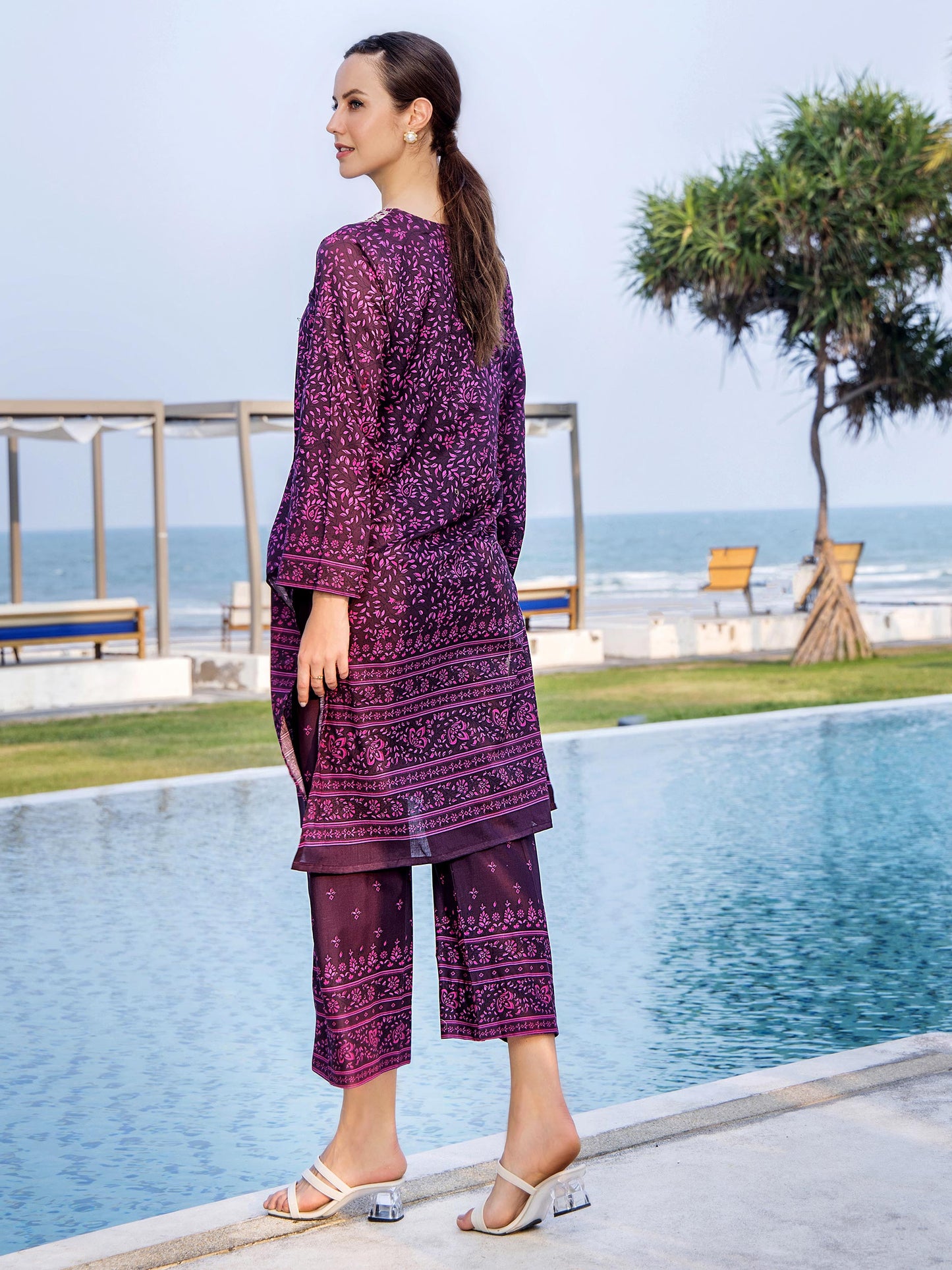 2 Piece Lawn Suit-Embroidered (Unstitched)