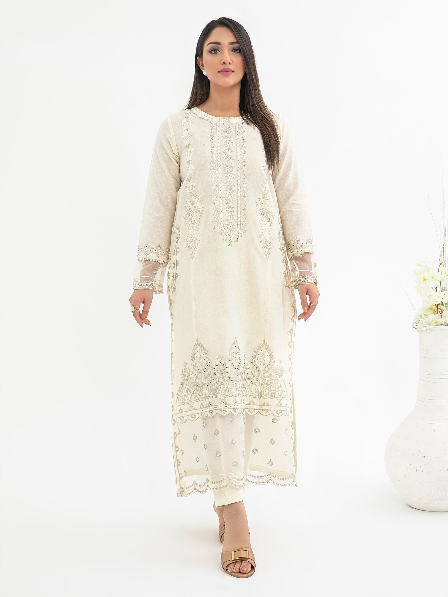 2 Piece khaddar Suit-Embroidered (Pret)