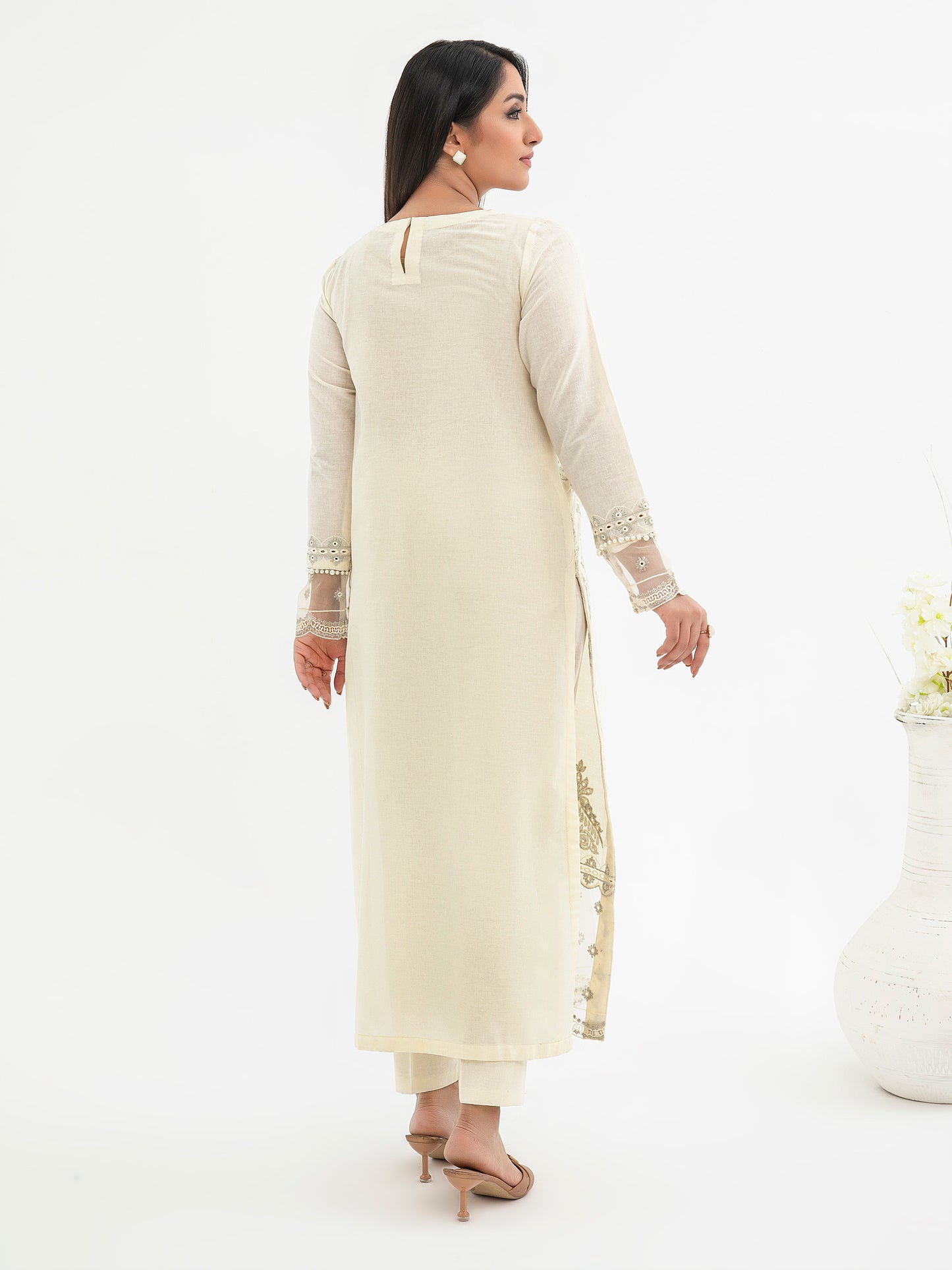 2 Piece khaddar Suit-Embroidered (Pret)