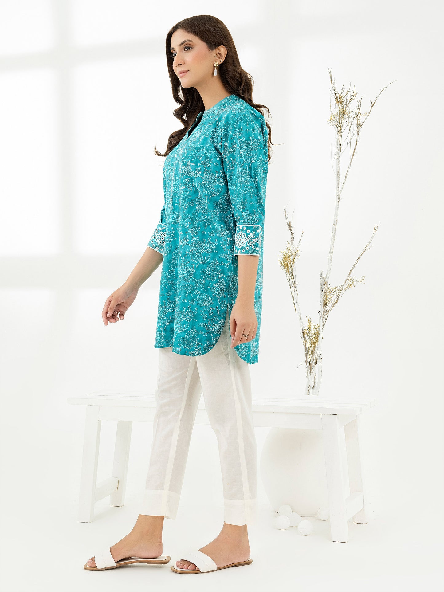 Cambric Kurti-Embroidered (Pret)