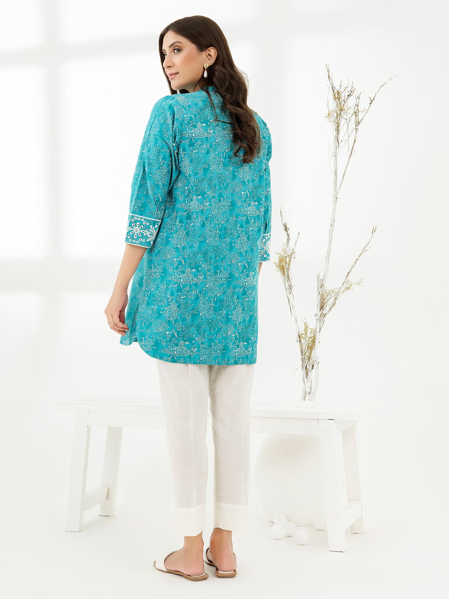 Cambric Kurti-Embroidered (Pret)