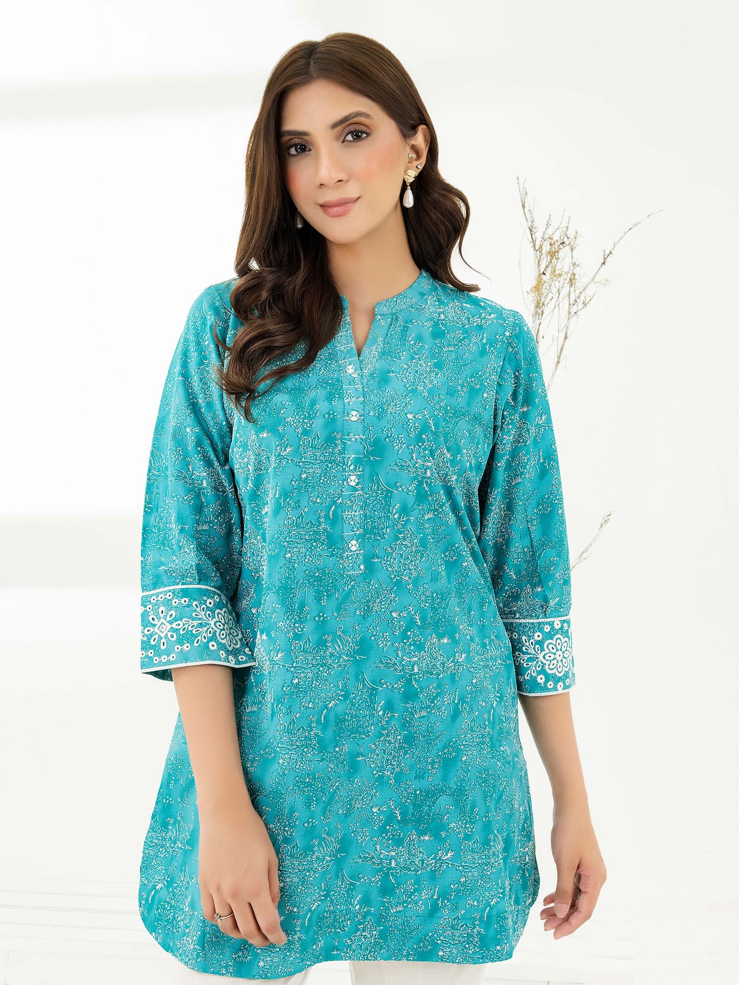 Cambric Kurti-Embroidered (Pret)