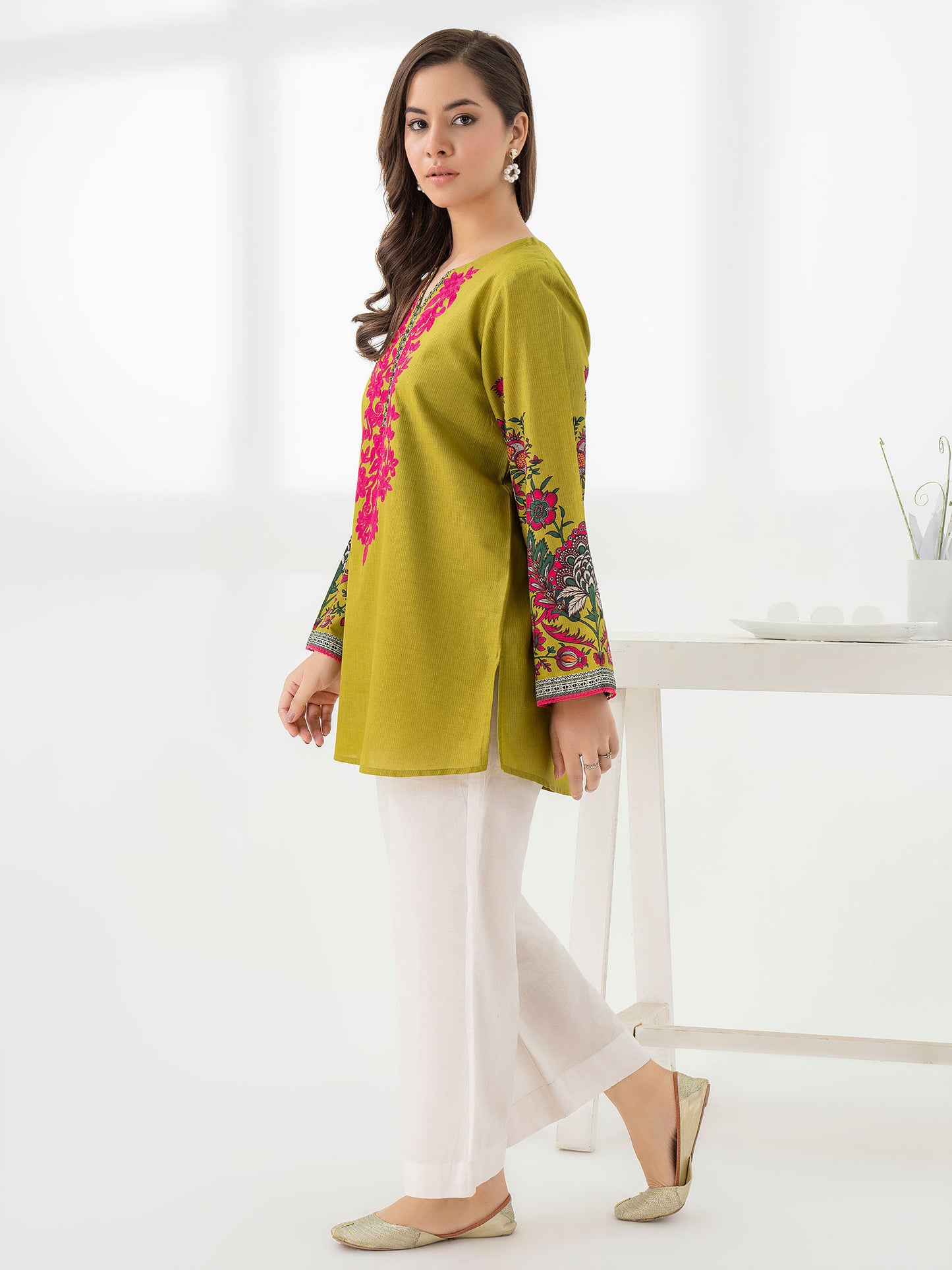 Cambric Kurti-Embroidered (Pret)