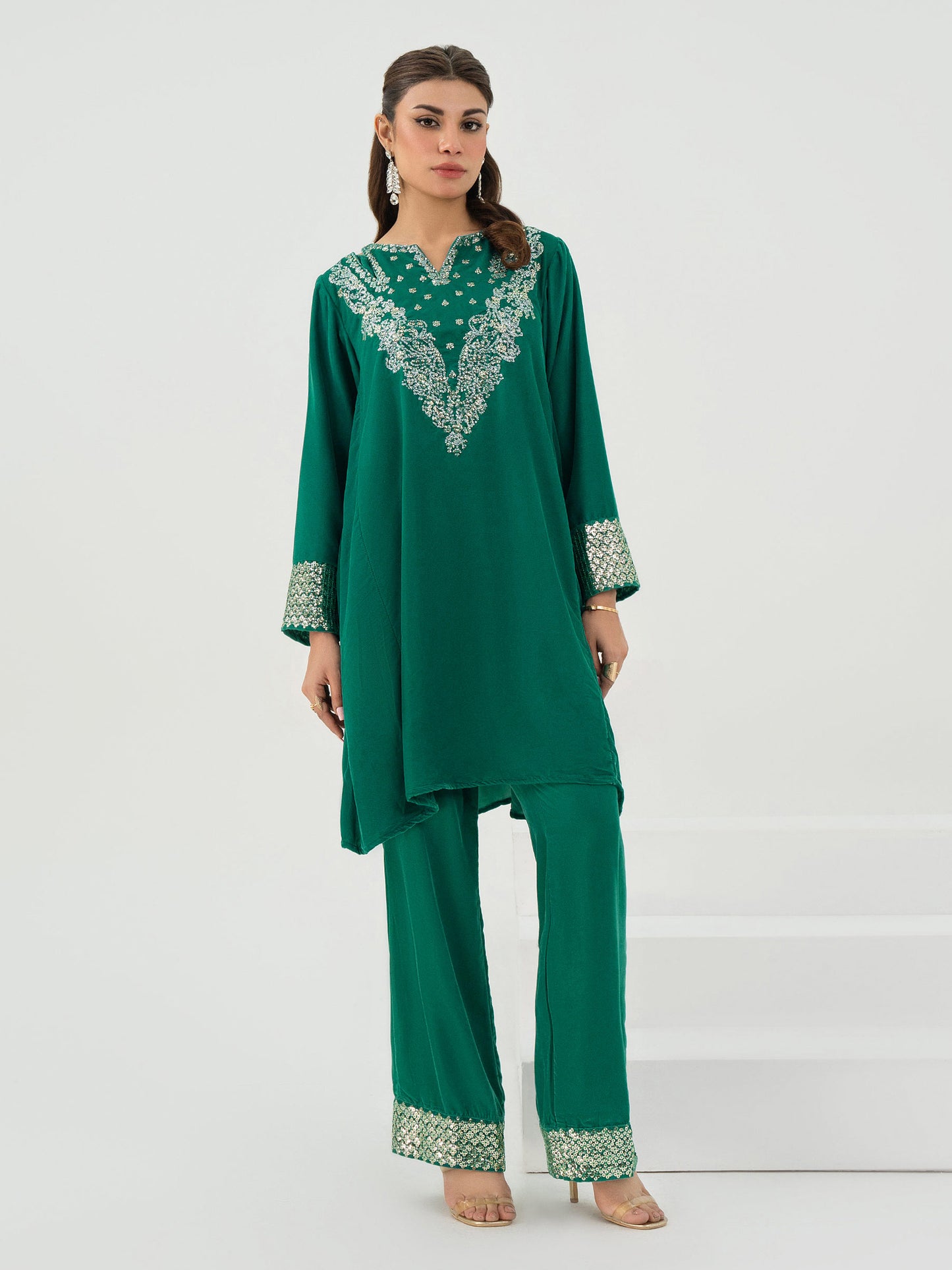 2 Piece Velvet Suit-Embroidered (Pret)