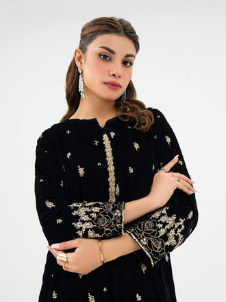 2-piece-velvet-suit-embroidered-(pret)