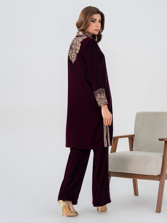 2-piece-velvet-suit-embroidered-(pret)