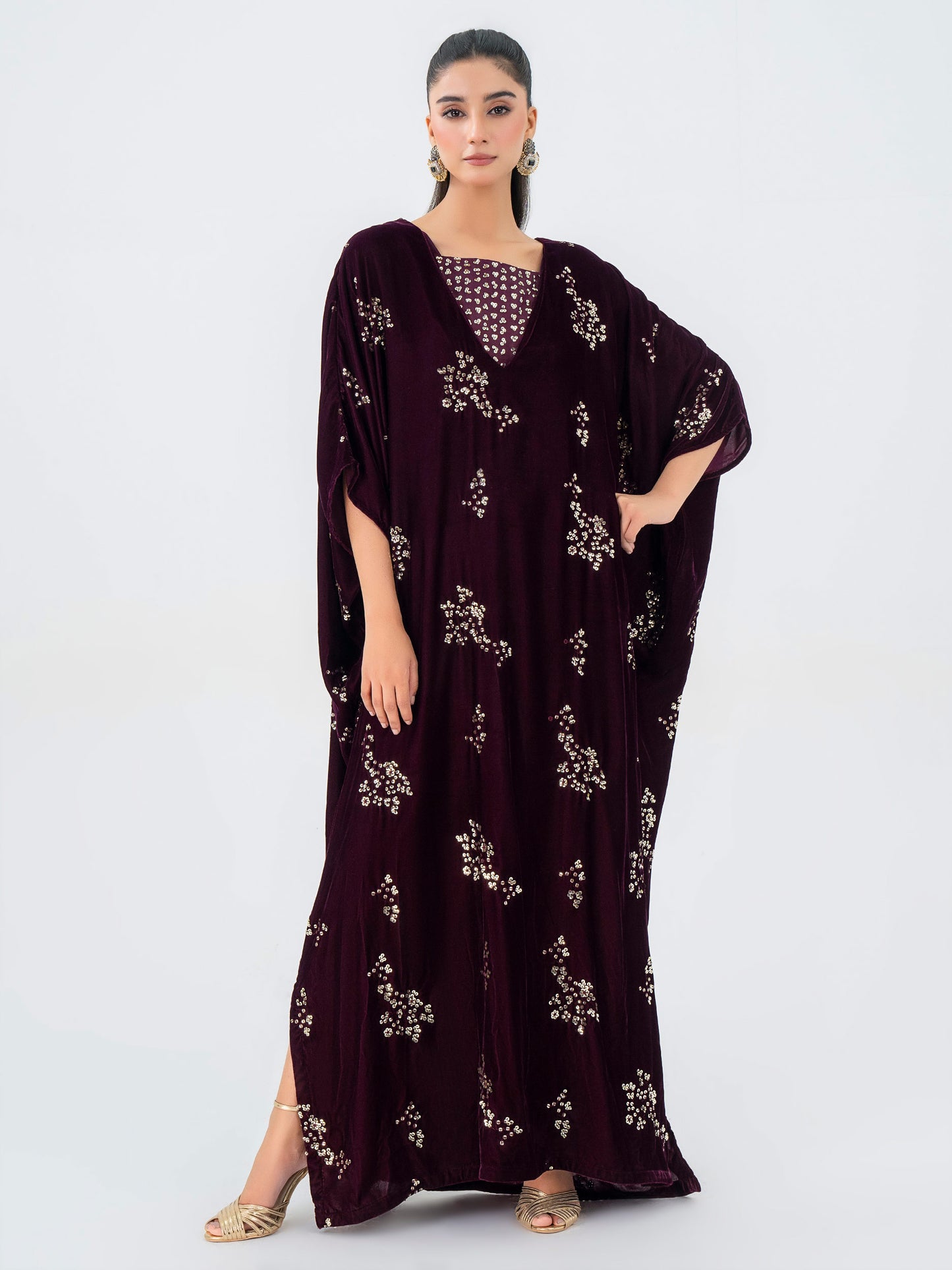 Velvet Kaftan-Embroidered (Pret)