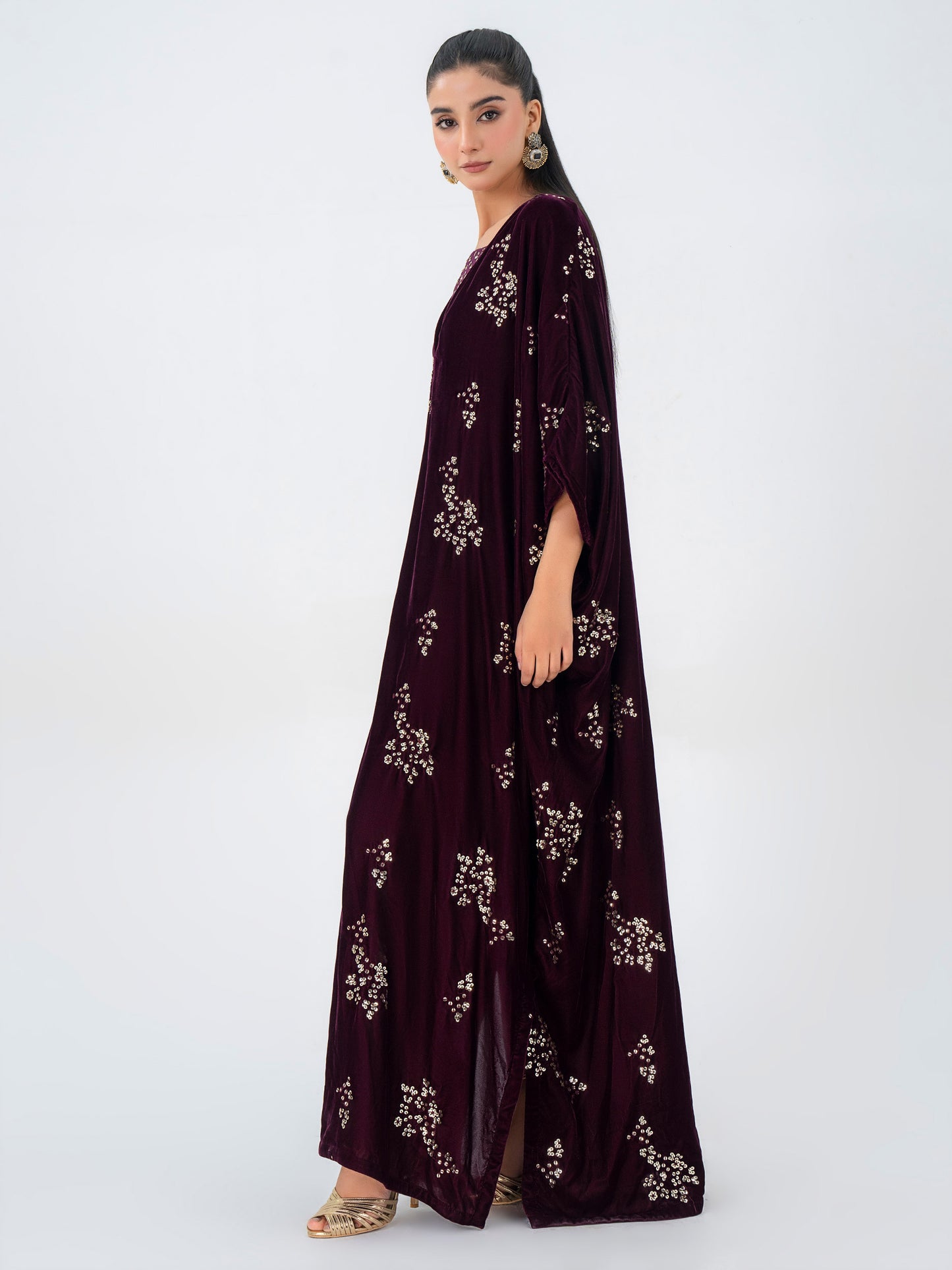 Velvet Kaftan-Embroidered (Pret)