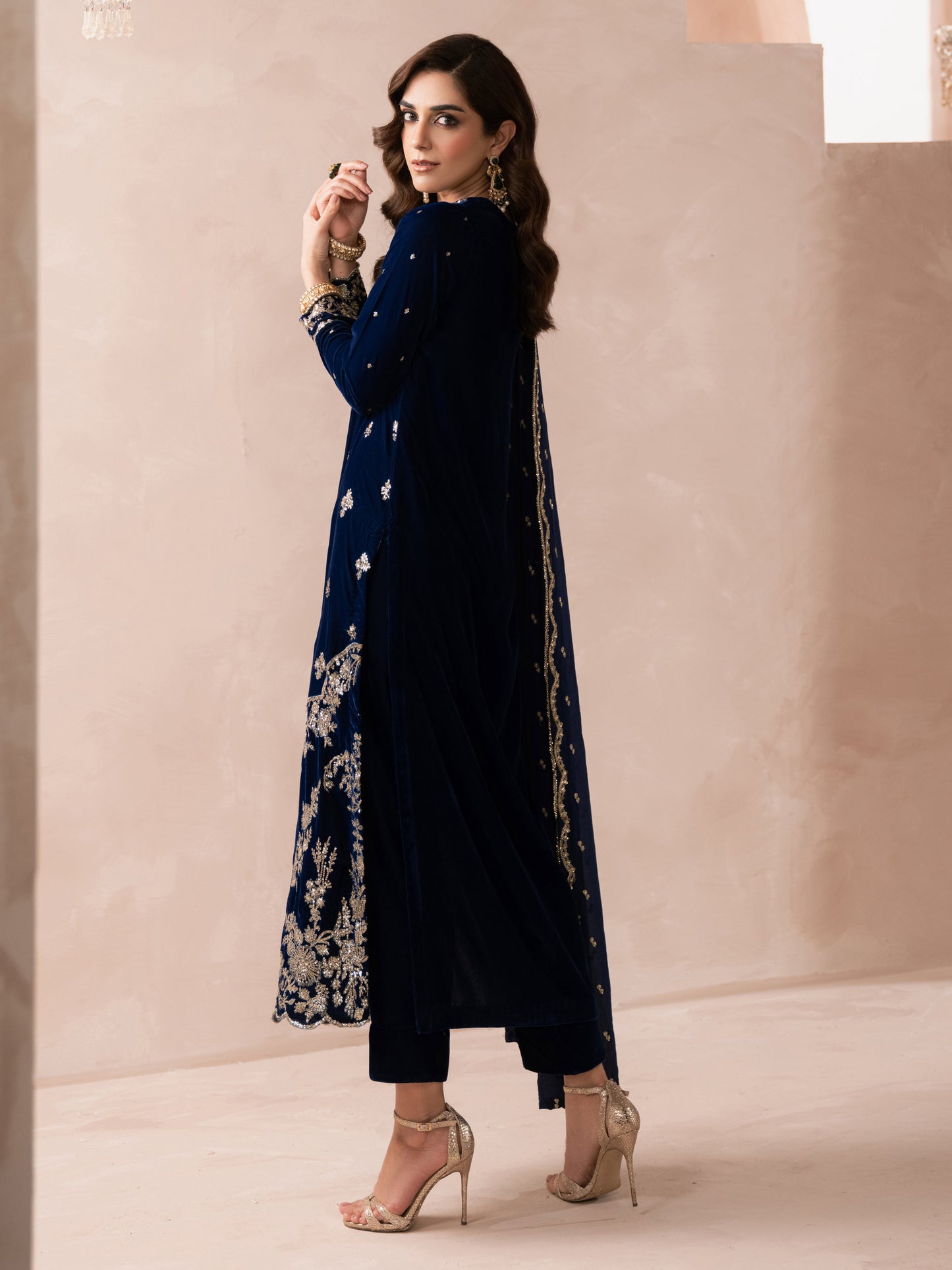 3 Piece Velvet Suit-Embroidered (Pret)