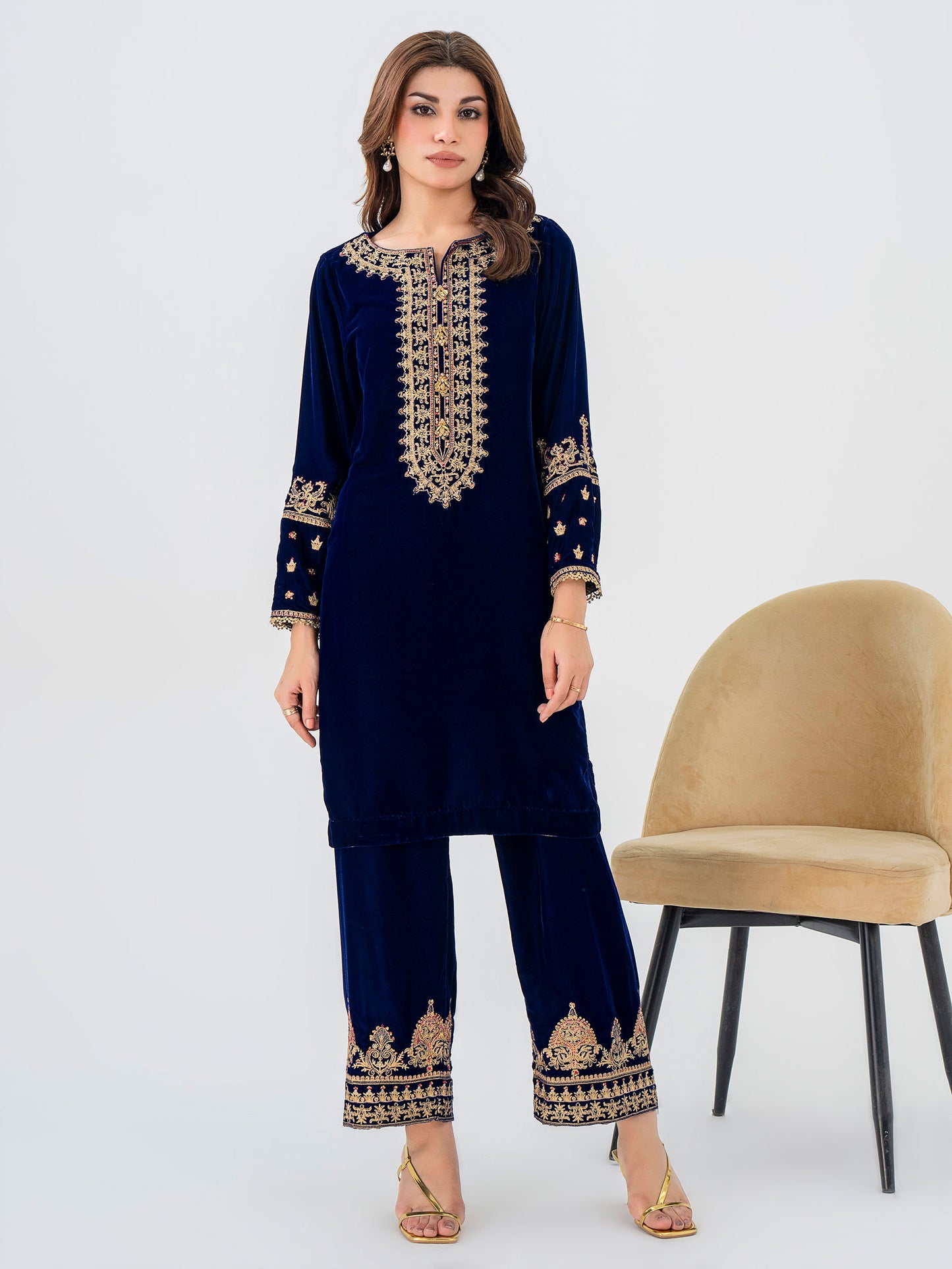 2 Piece Velvet Suit-Embroidered (Pret)