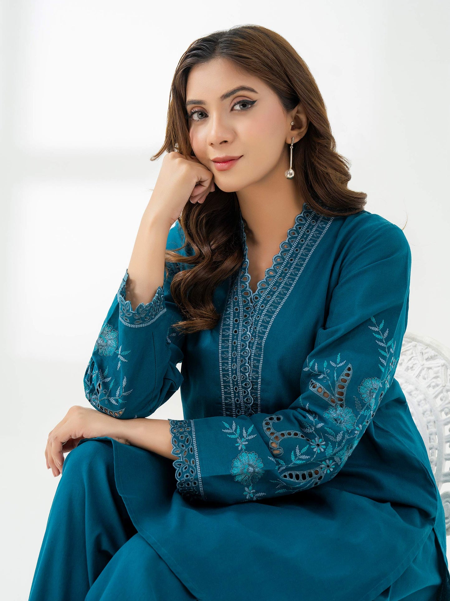 2 Piece Khaddar Suit-Embroidered (Pret)