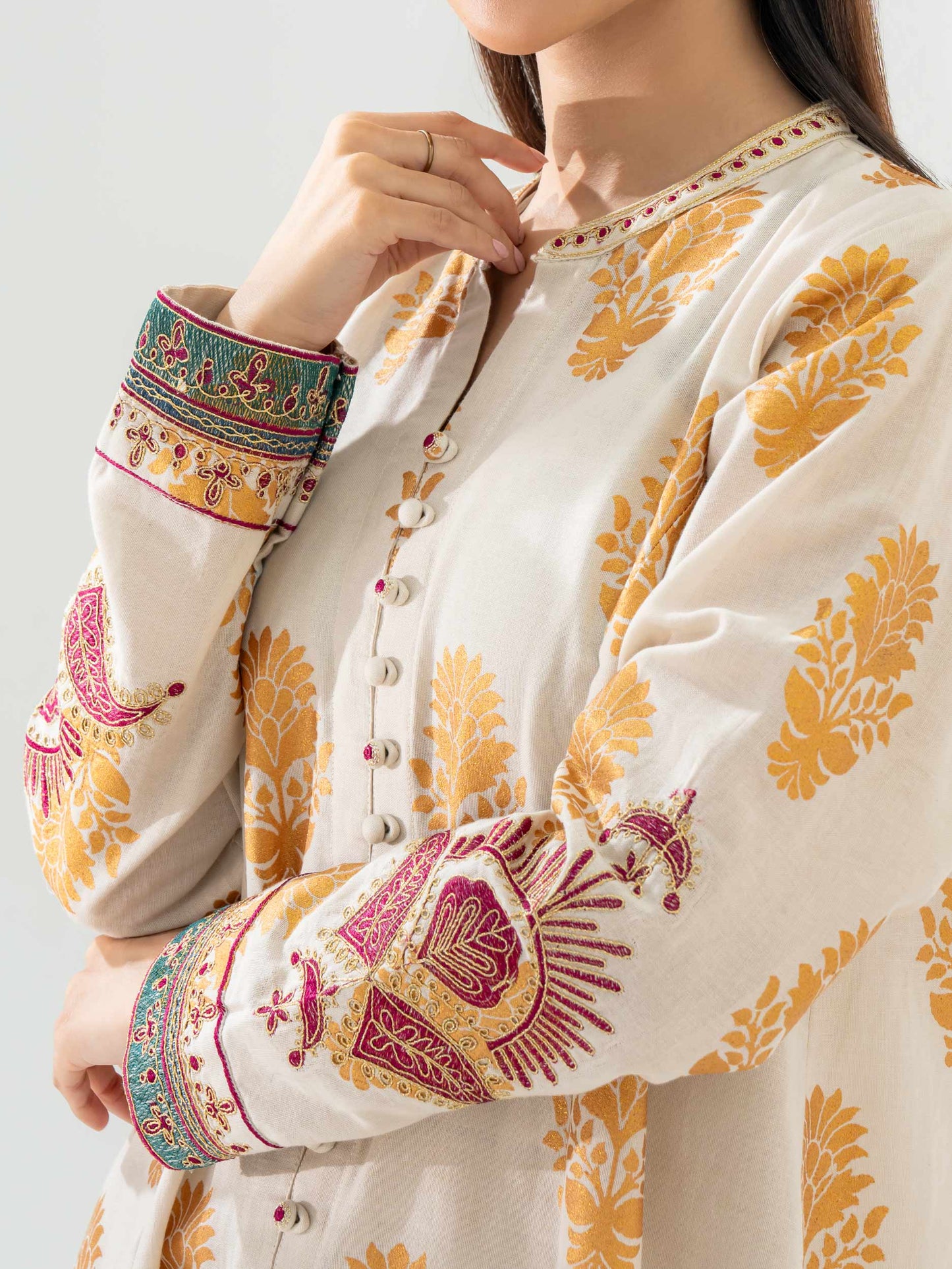 2 Piece Khaddar Suit-Embroidered (Pret)