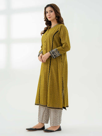 2-piece-khaddar-suit-embroidered-(pret)