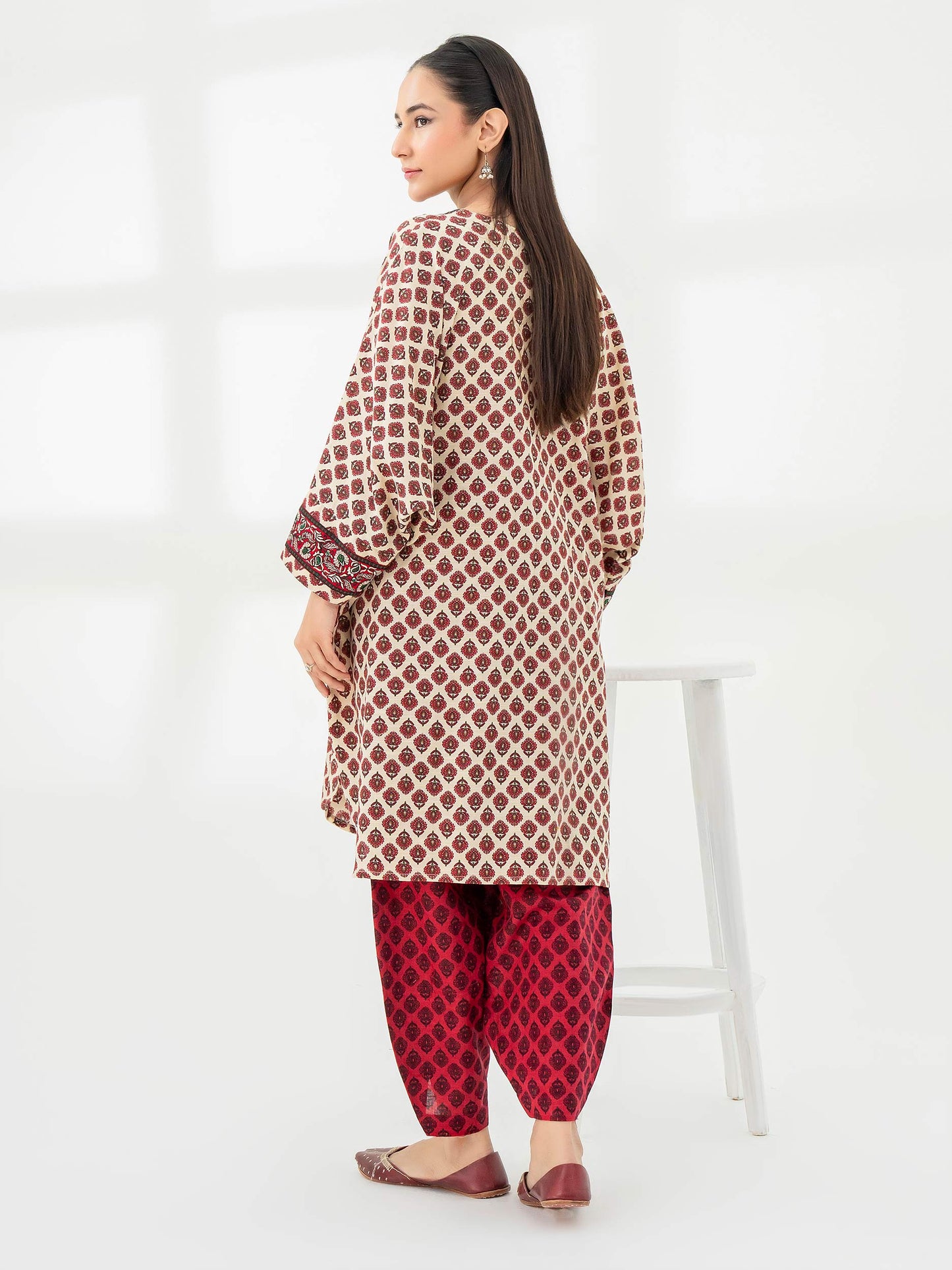 2 Piece Khaddar Suit-Embroidered (Pret)