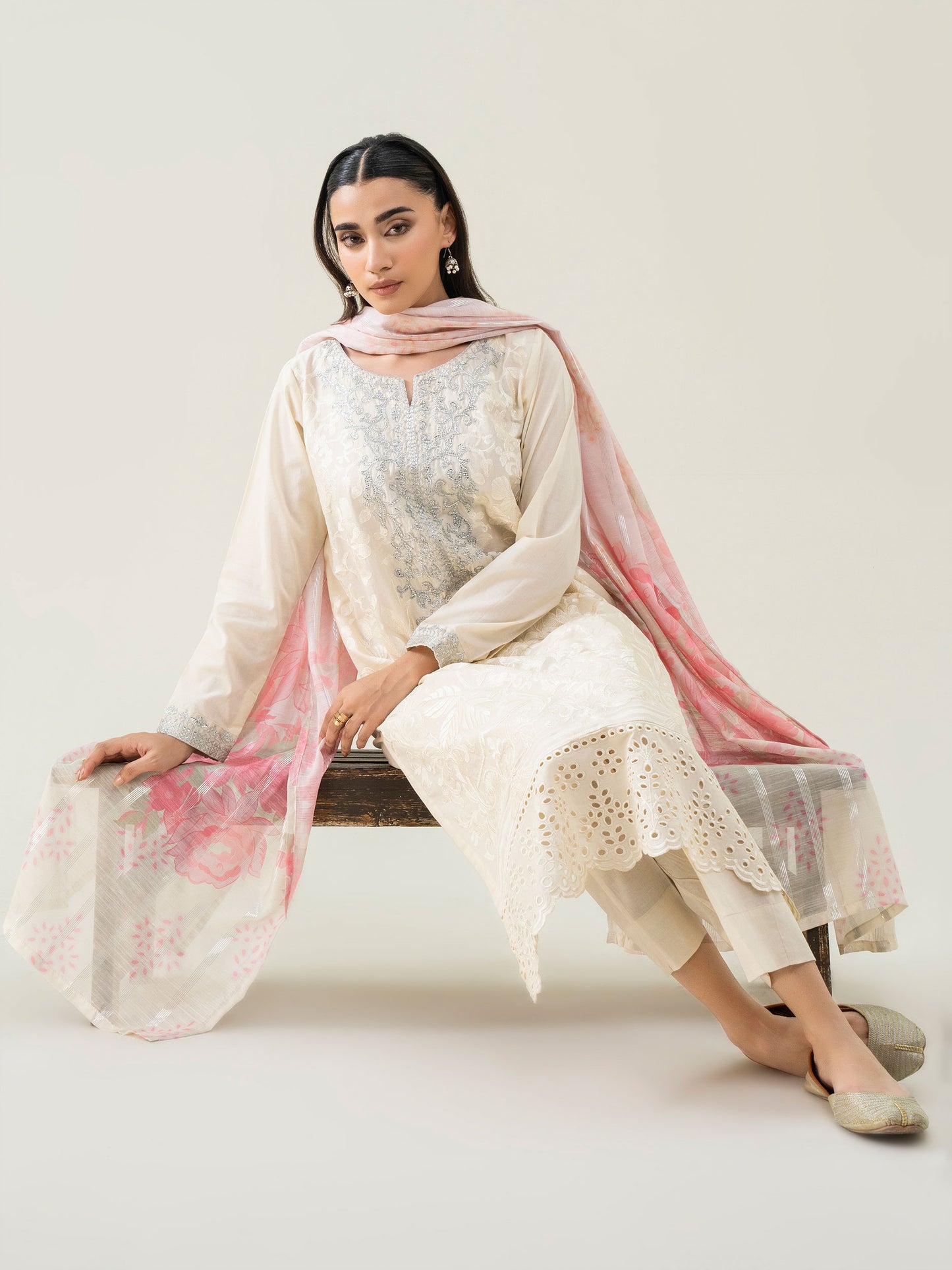 3 Piece Lawn Suit-Embroidered (Pret)