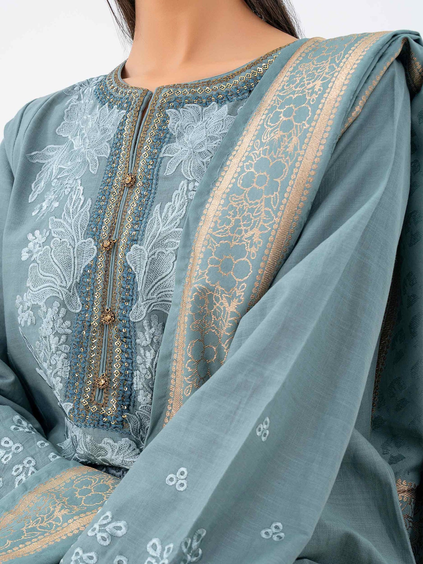 3 Piece Khaddar Suit-Embroidered (Pret)