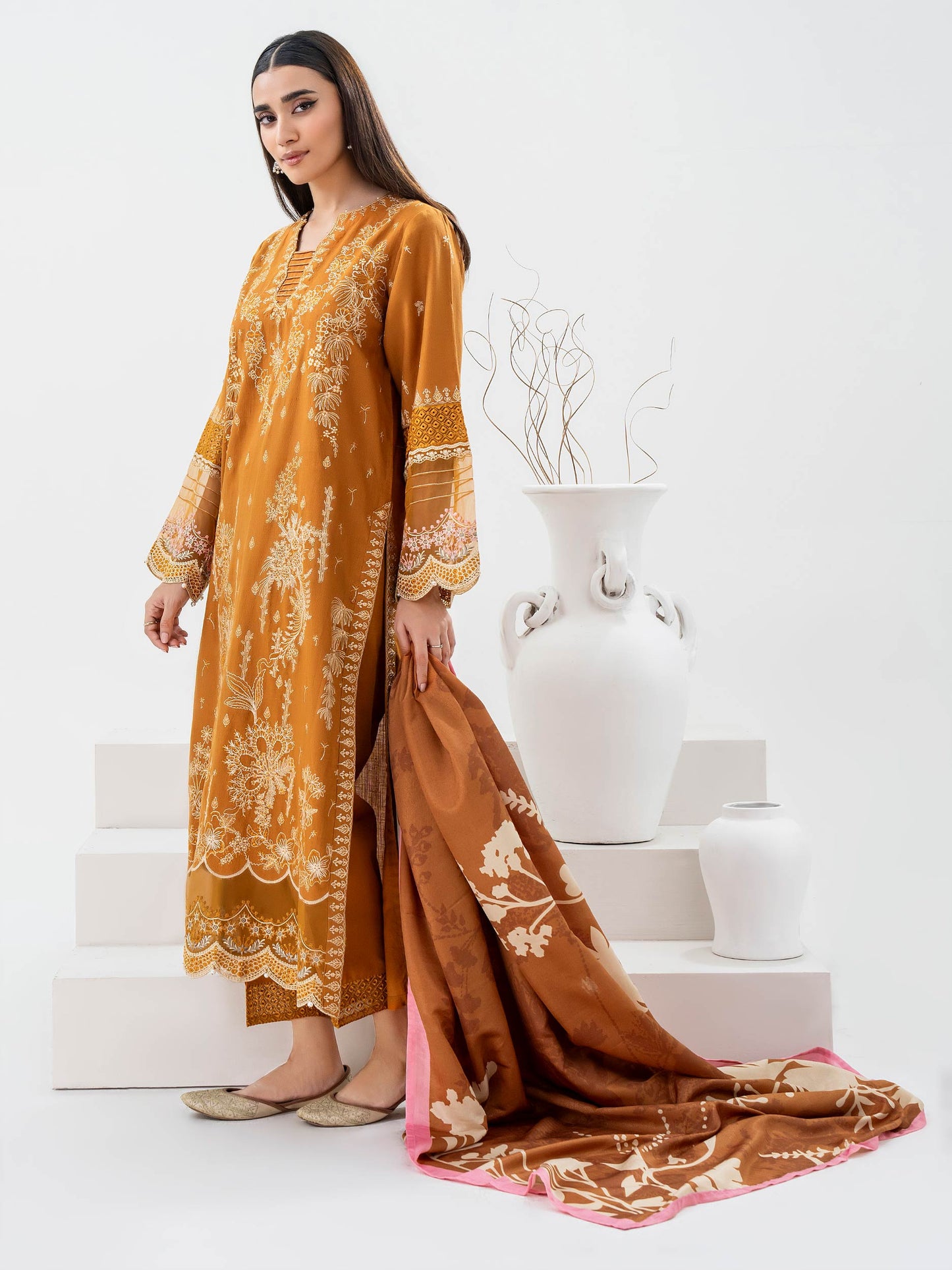 3 Piece Khaddar Suit-Embroidered (Pret)