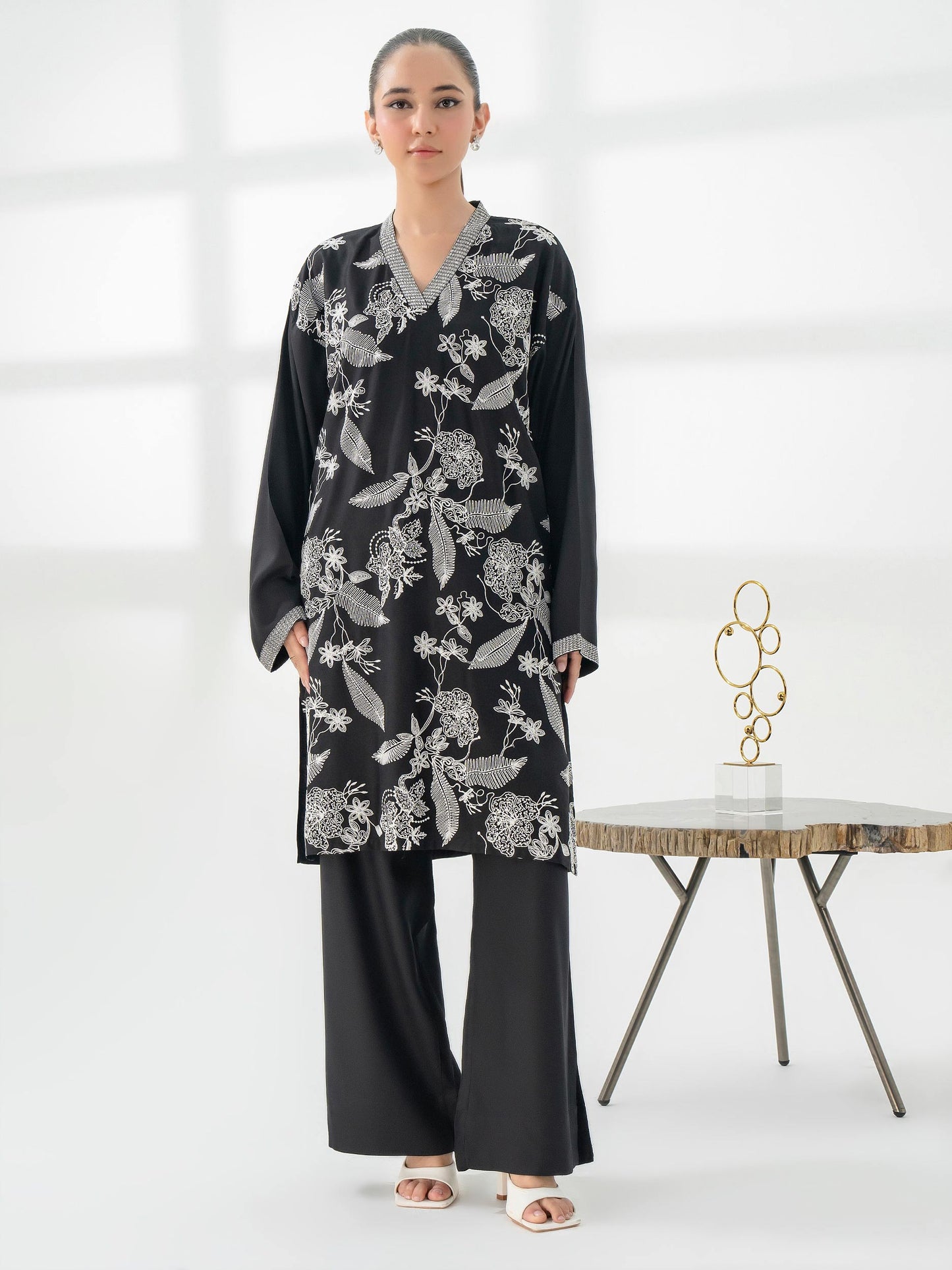 2 Piece Crepe Suit-Embroidered (Pret)