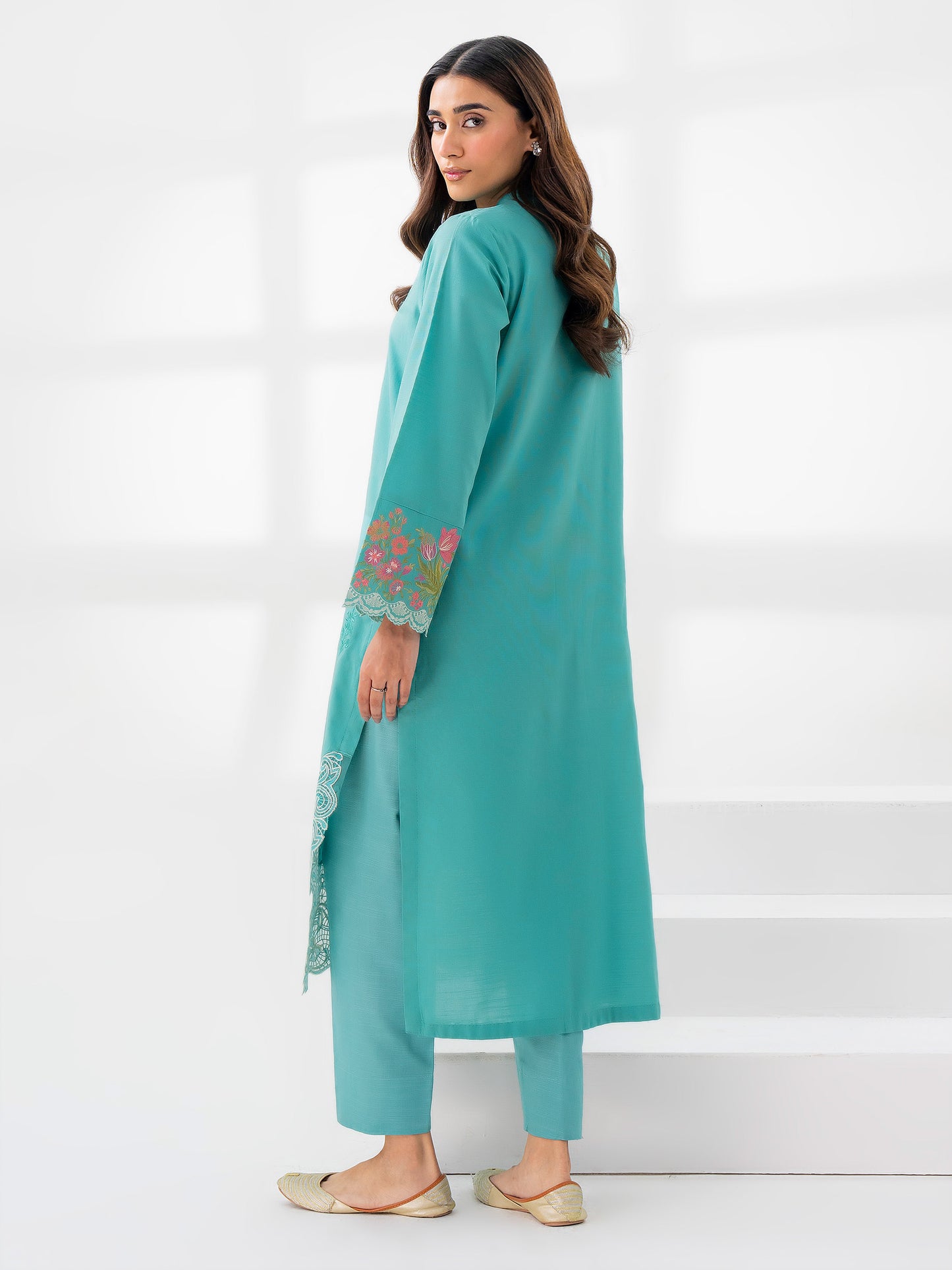 2 Piece Khaddar Suit-Embroidered (Pret)