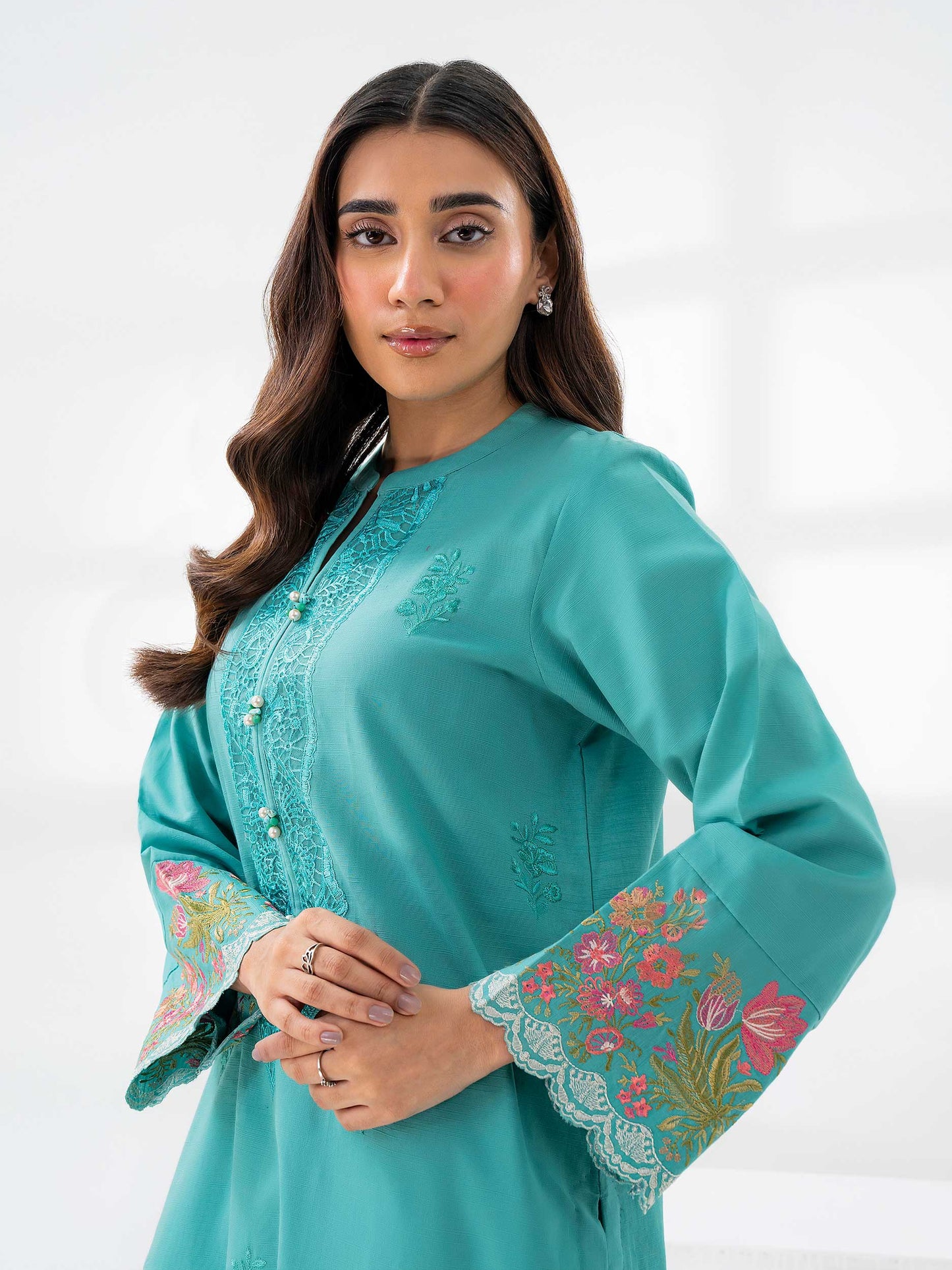 2 Piece Khaddar Suit-Embroidered (Pret)