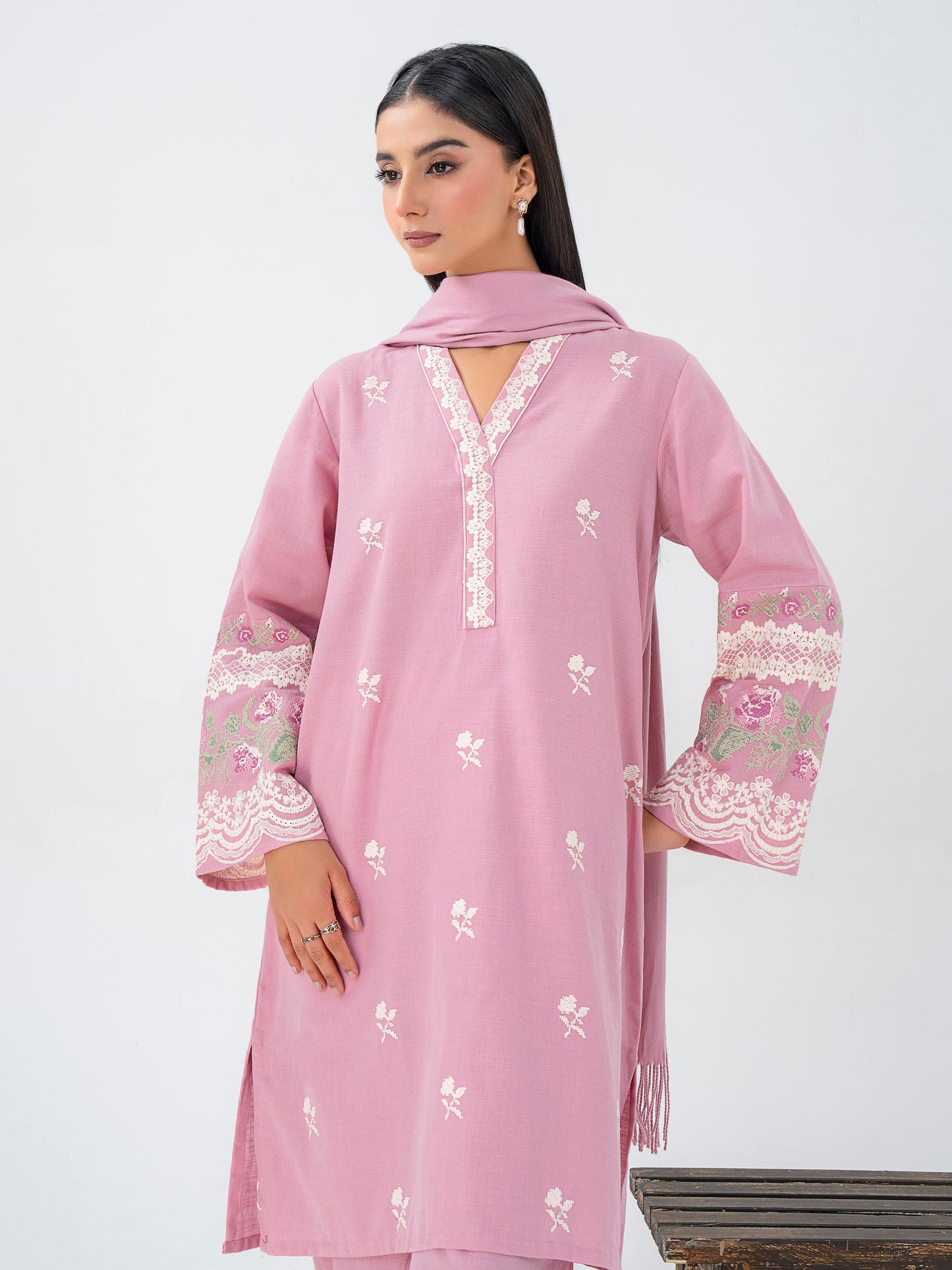 3 Piece Khaddar Suit-Embroidered (Pret)