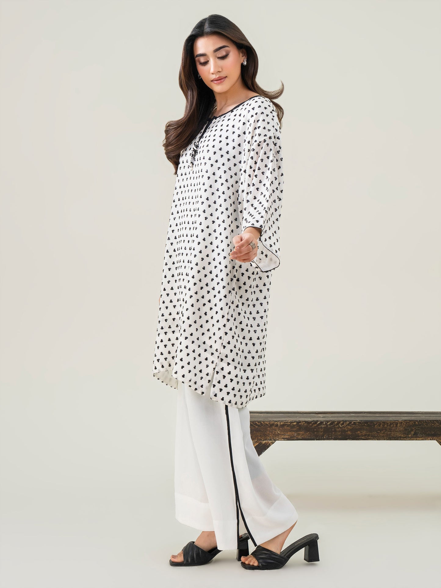 2 Piece Chiffon Suit-Embellished (Pret)