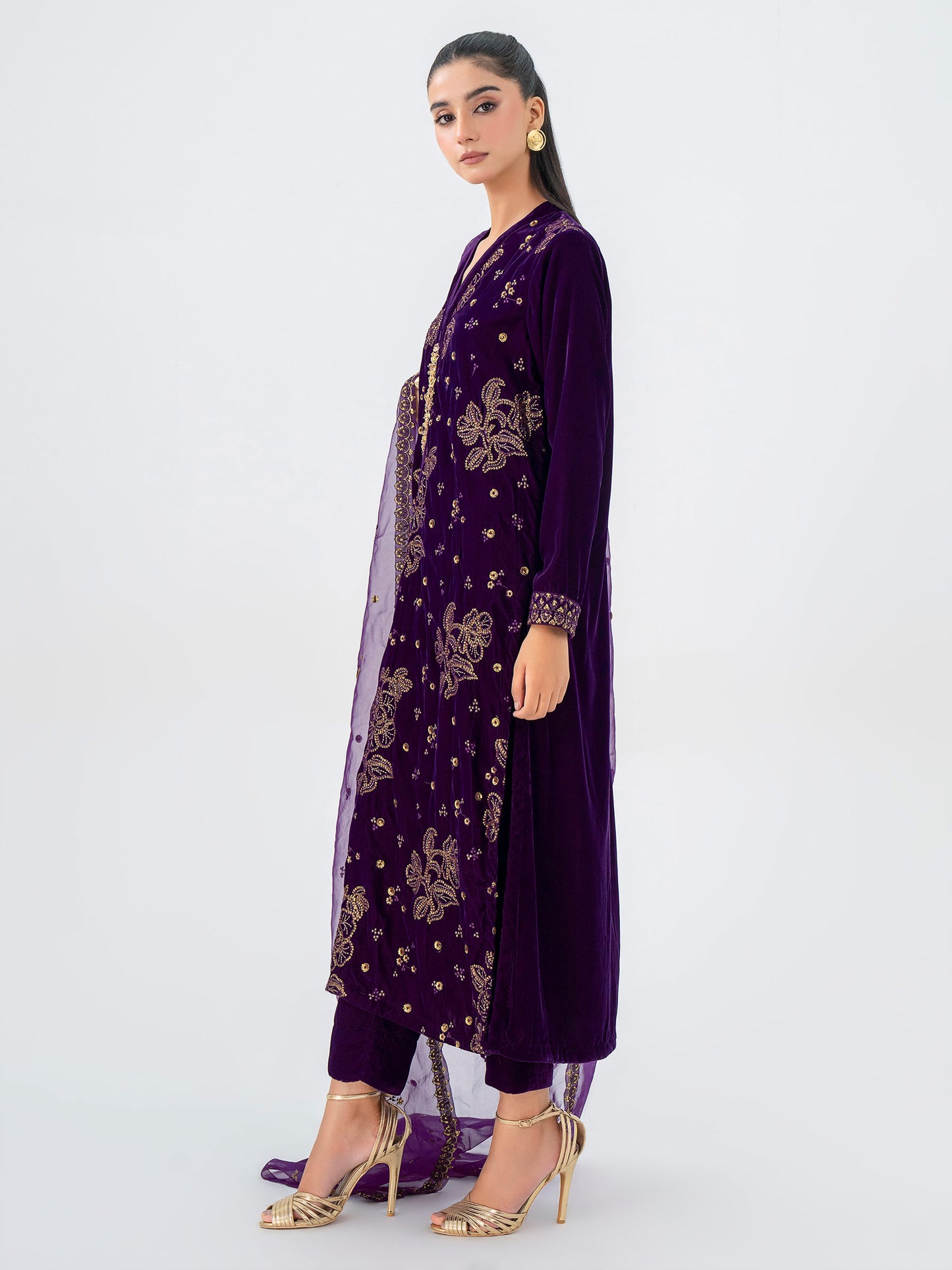 3 Piece Velvet Suit-Embroidered (Pret)