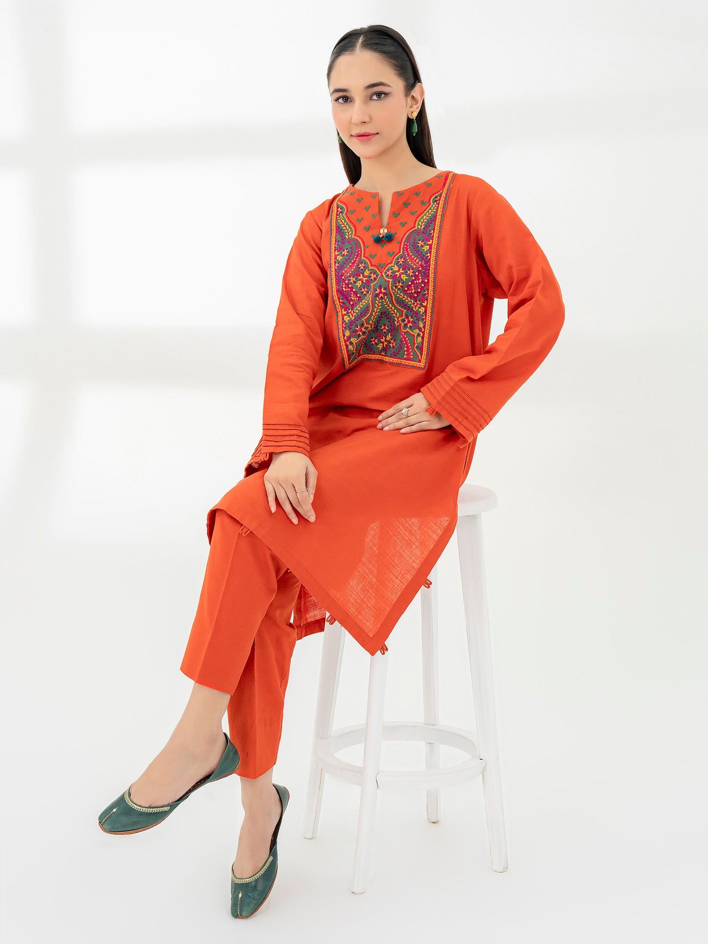 2 Piece Khaddar Suit-Embroidered (Pret)