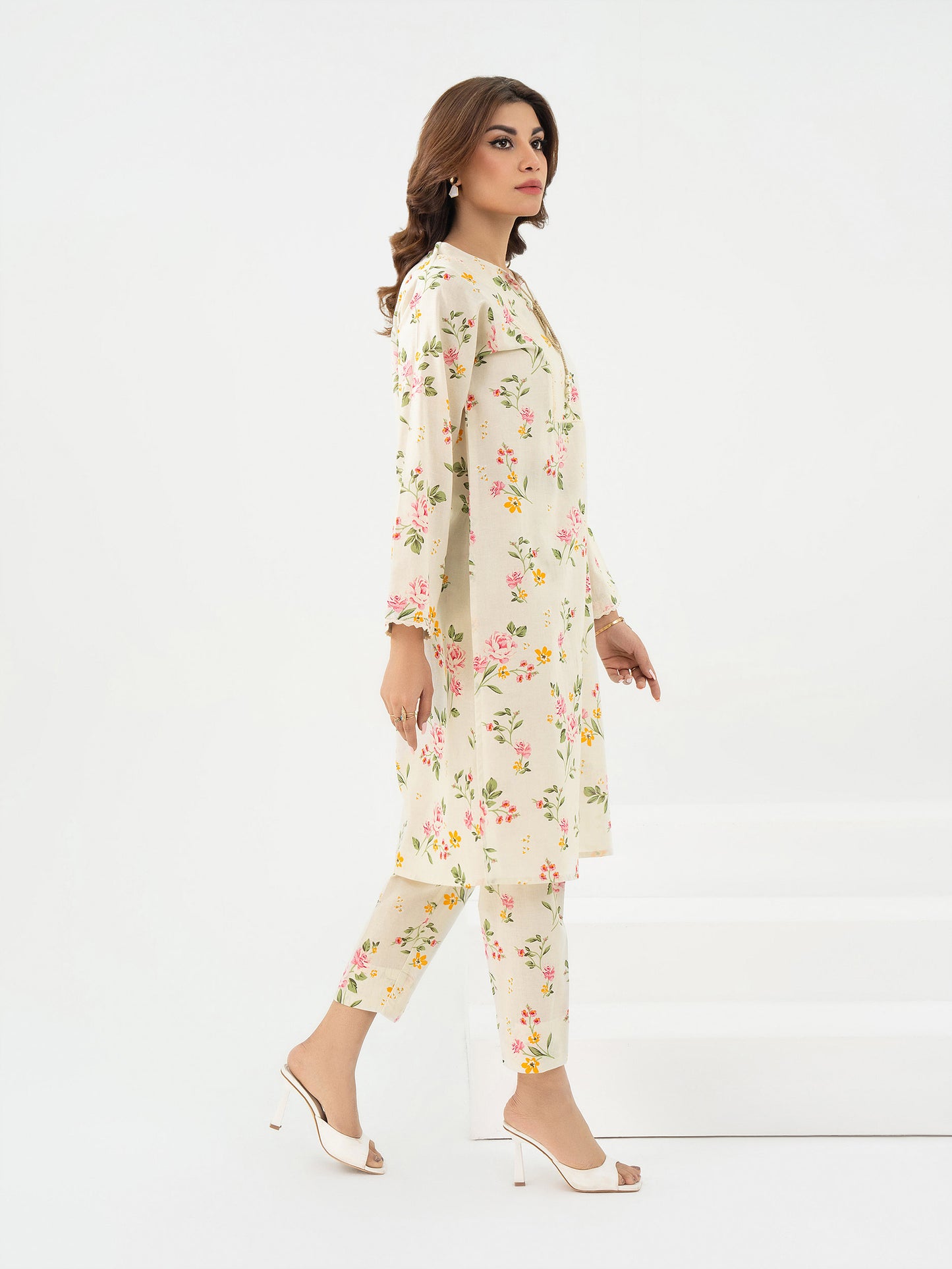 2 Piece Khaddar Suit-Printed (Pret)