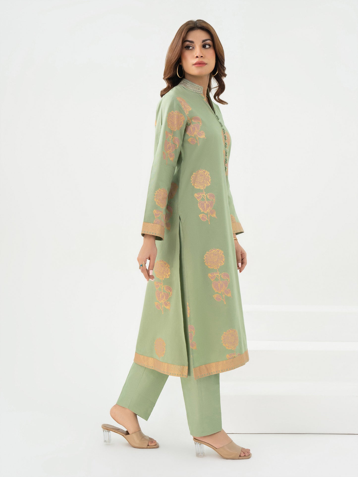 2 Piece Khaddar Suit-Embroidered (Pret)