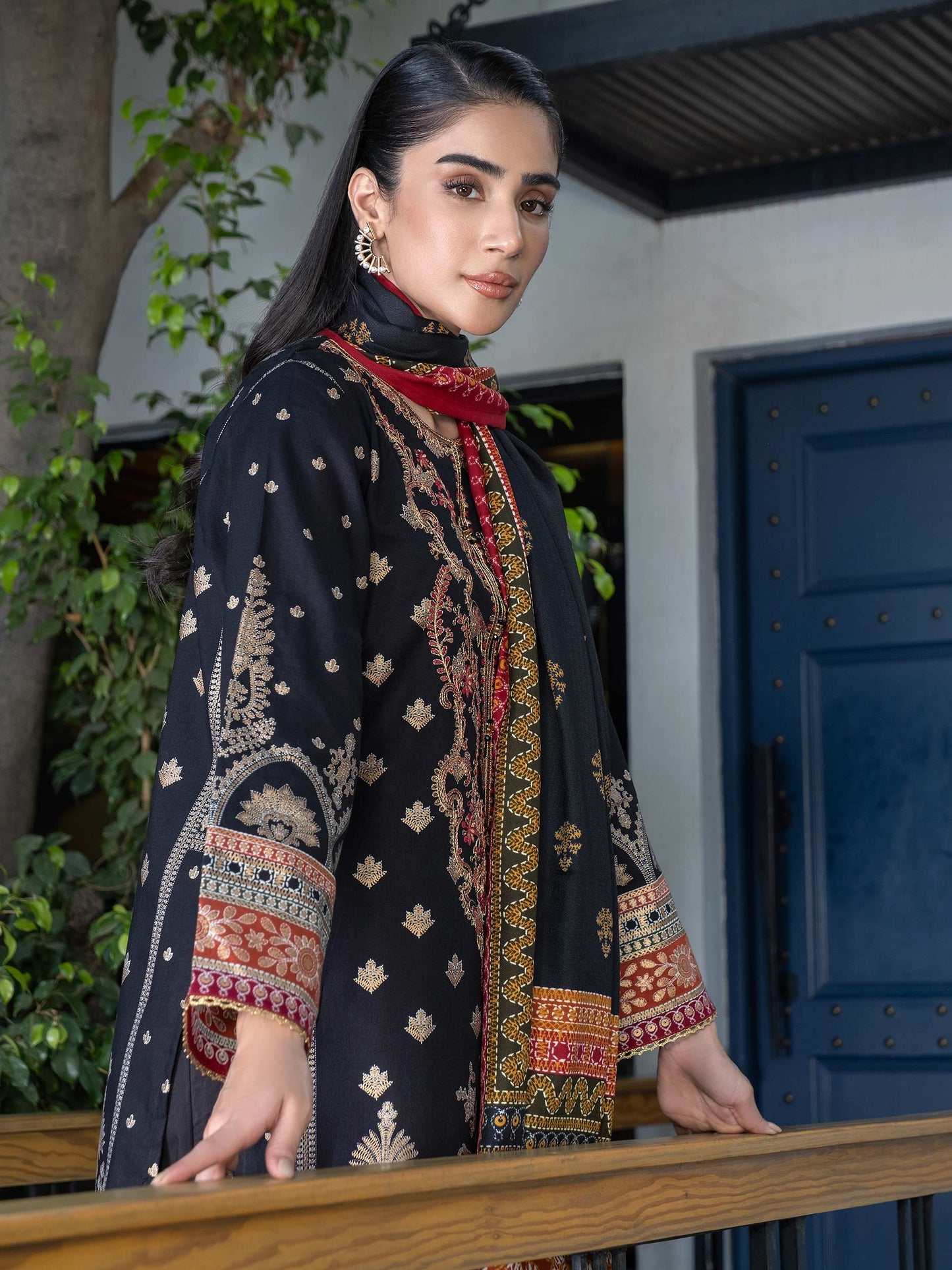 2 Piece Khaddar Suit-Embroidered (Pret)