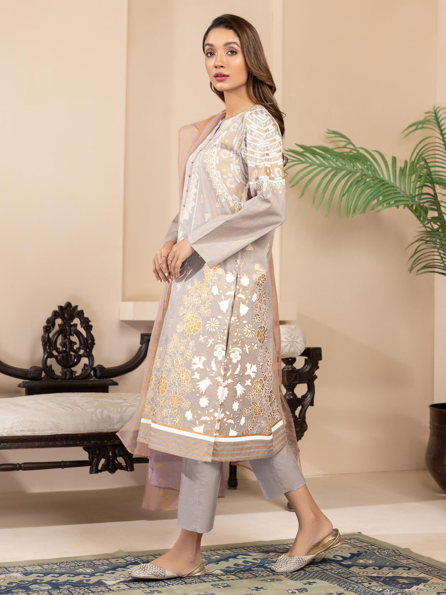 3 Piece Lawn Suit-Gold Paste Print (Unstitched)