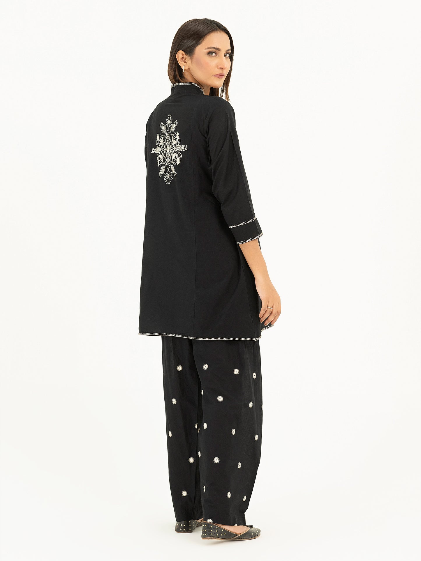 2 Piece Cambric Suit-Embroidered (Pret)