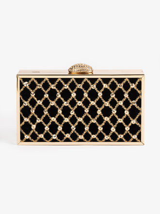 embroidered-clutch