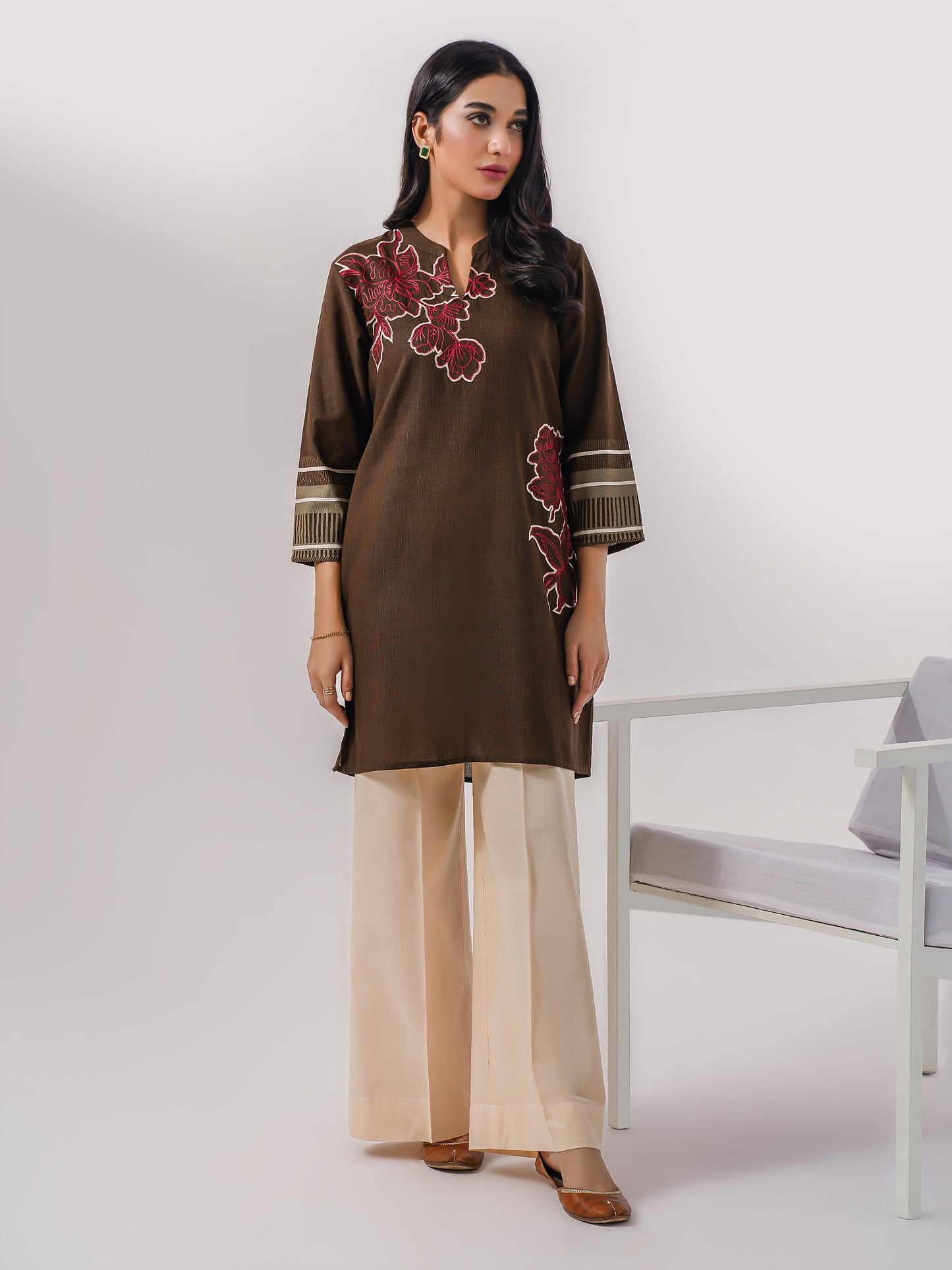 Slub Khaddar Shirt-Embroidered(Pret)