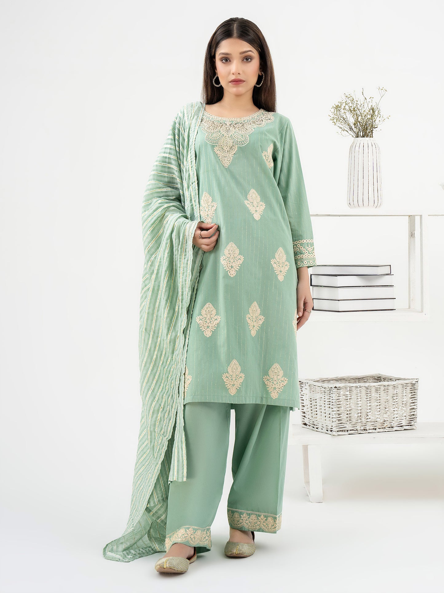 3 Piece Yarn Dyed Suit-Embroidered ( Pret)