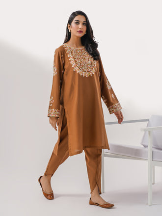 2-piece-khaddar-suit-embroidered-(pret)