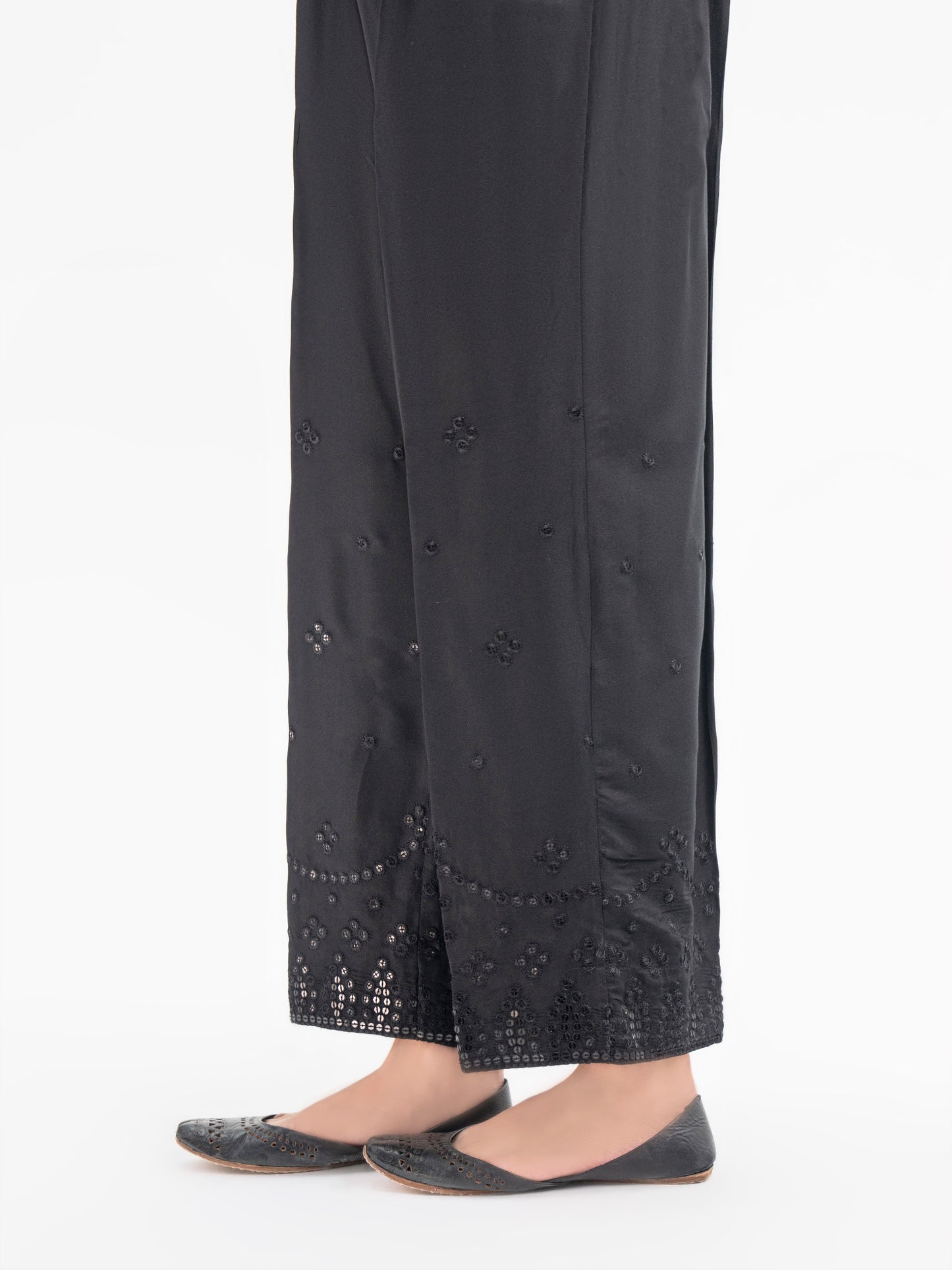 Embroidered Crepe Trouser (Pret)