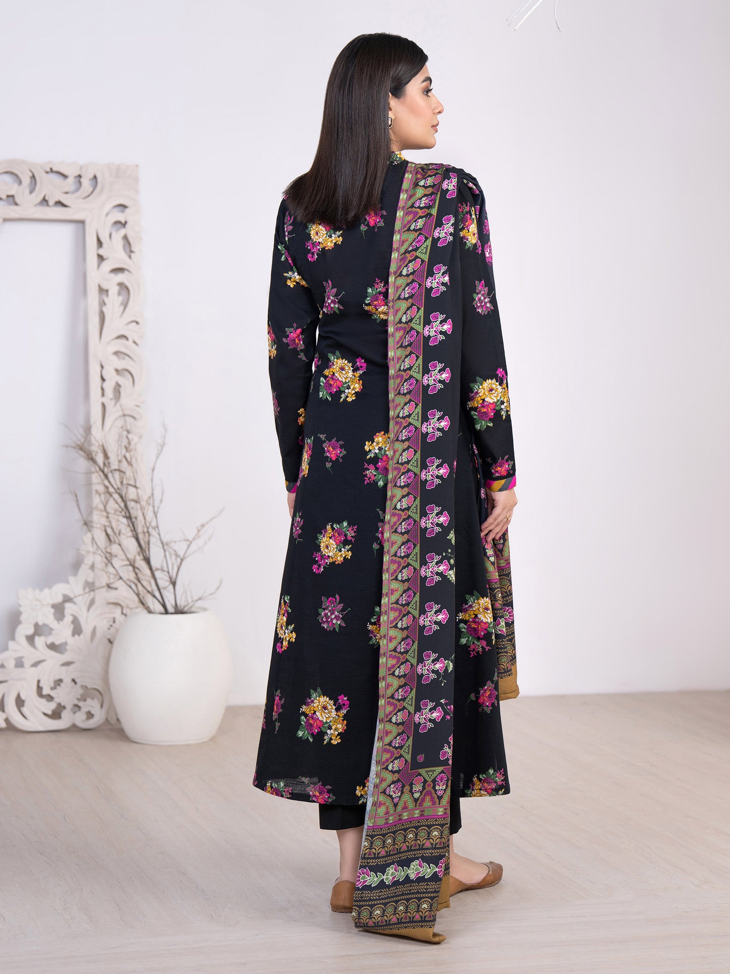 3 Piece Khaddar Suit-Printed (Unstitched)