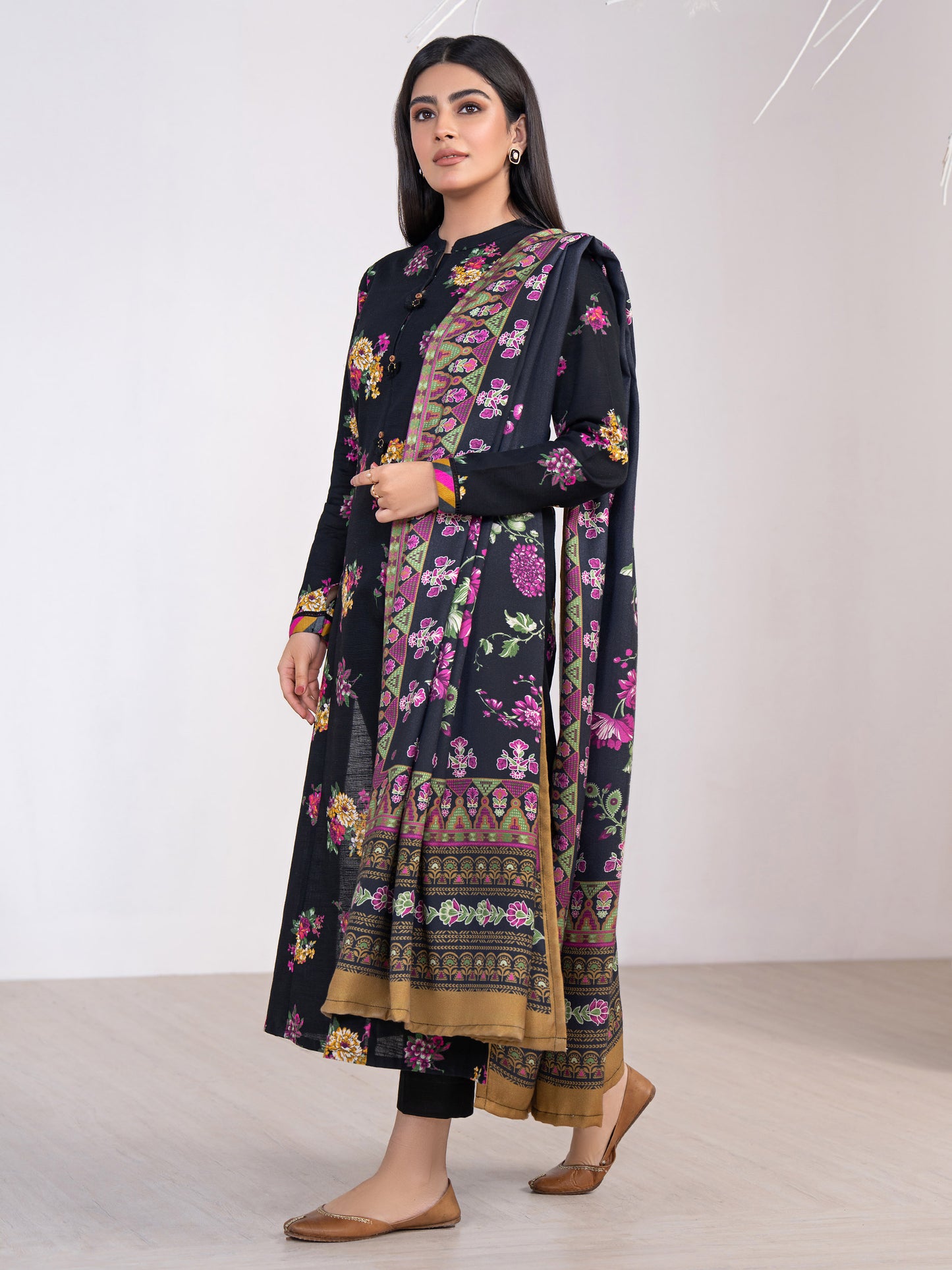 3 Piece Khaddar Suit-Printed (Unstitched)