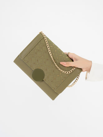 embroidered-clutch