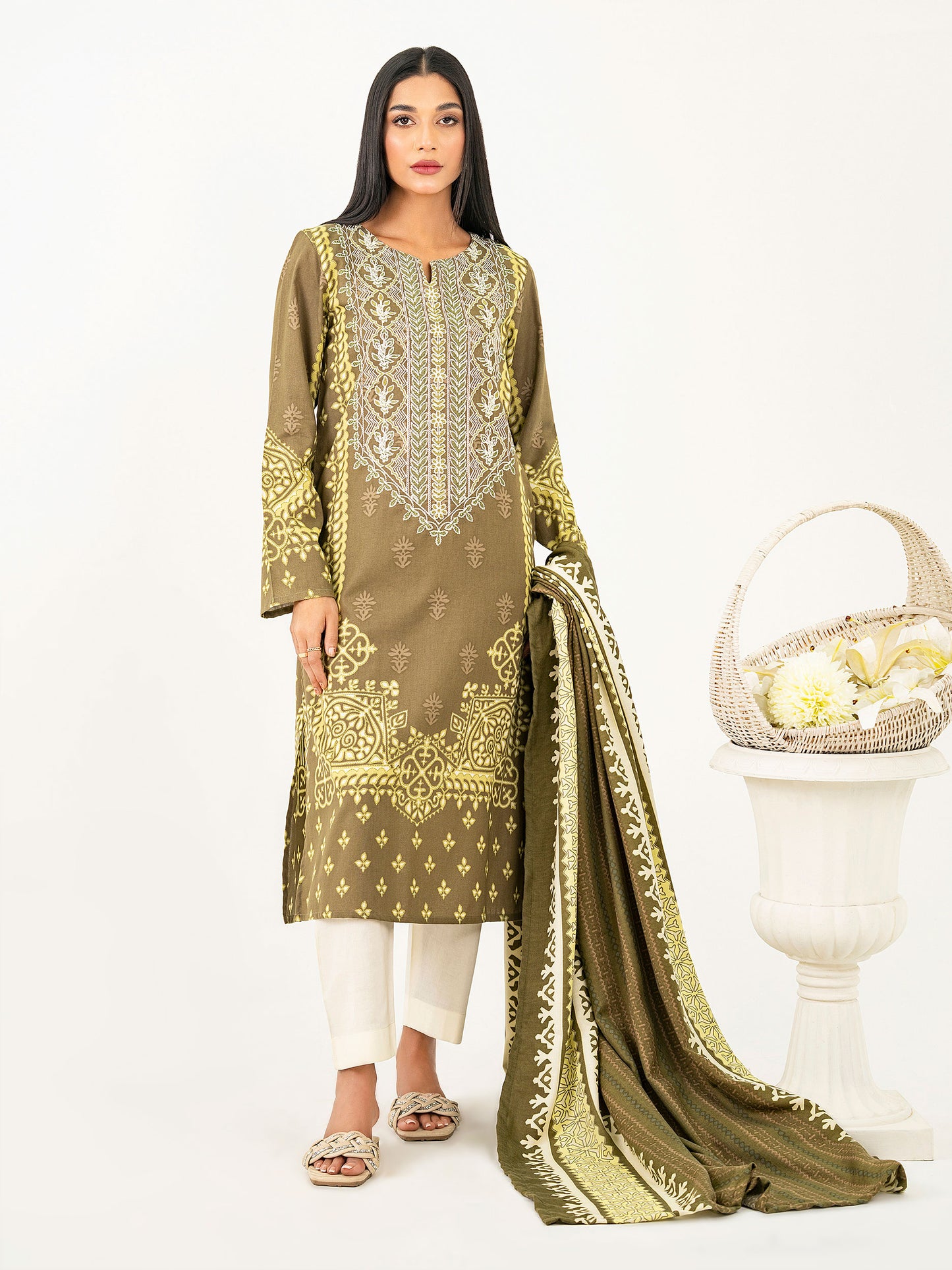 2 Piece Khaddar Suit-Embroidered (Pret)