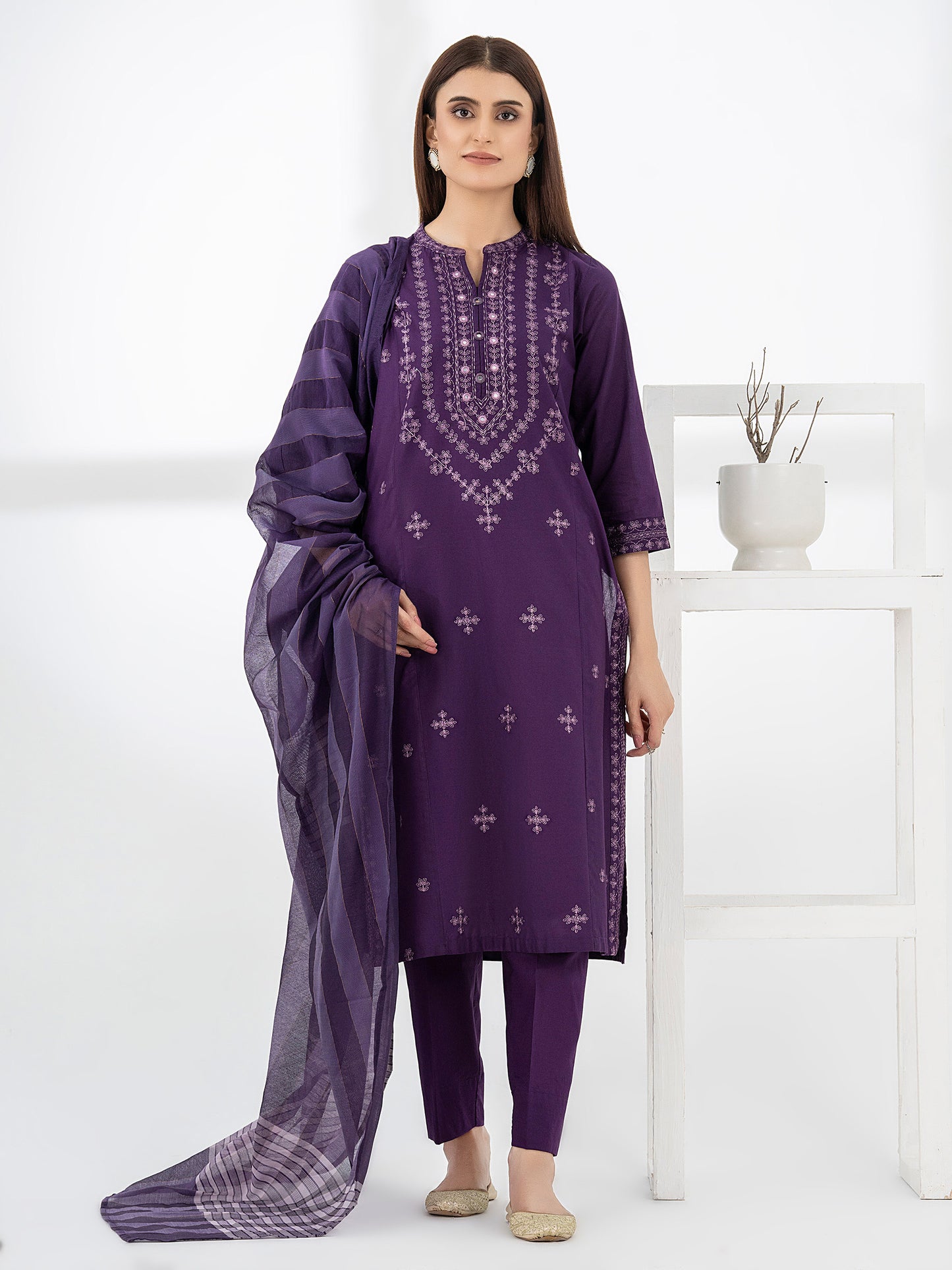 3 Piece Lawn Suit-Embroidered (Pret)