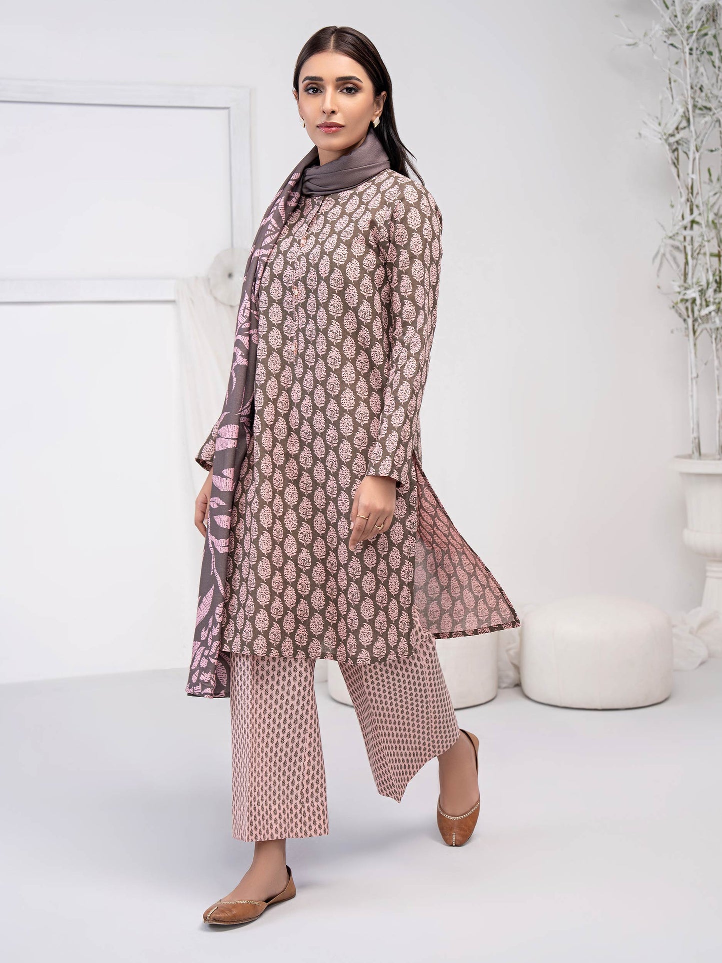 3 Piece Khaddar Suit-Printed (Unstitched)