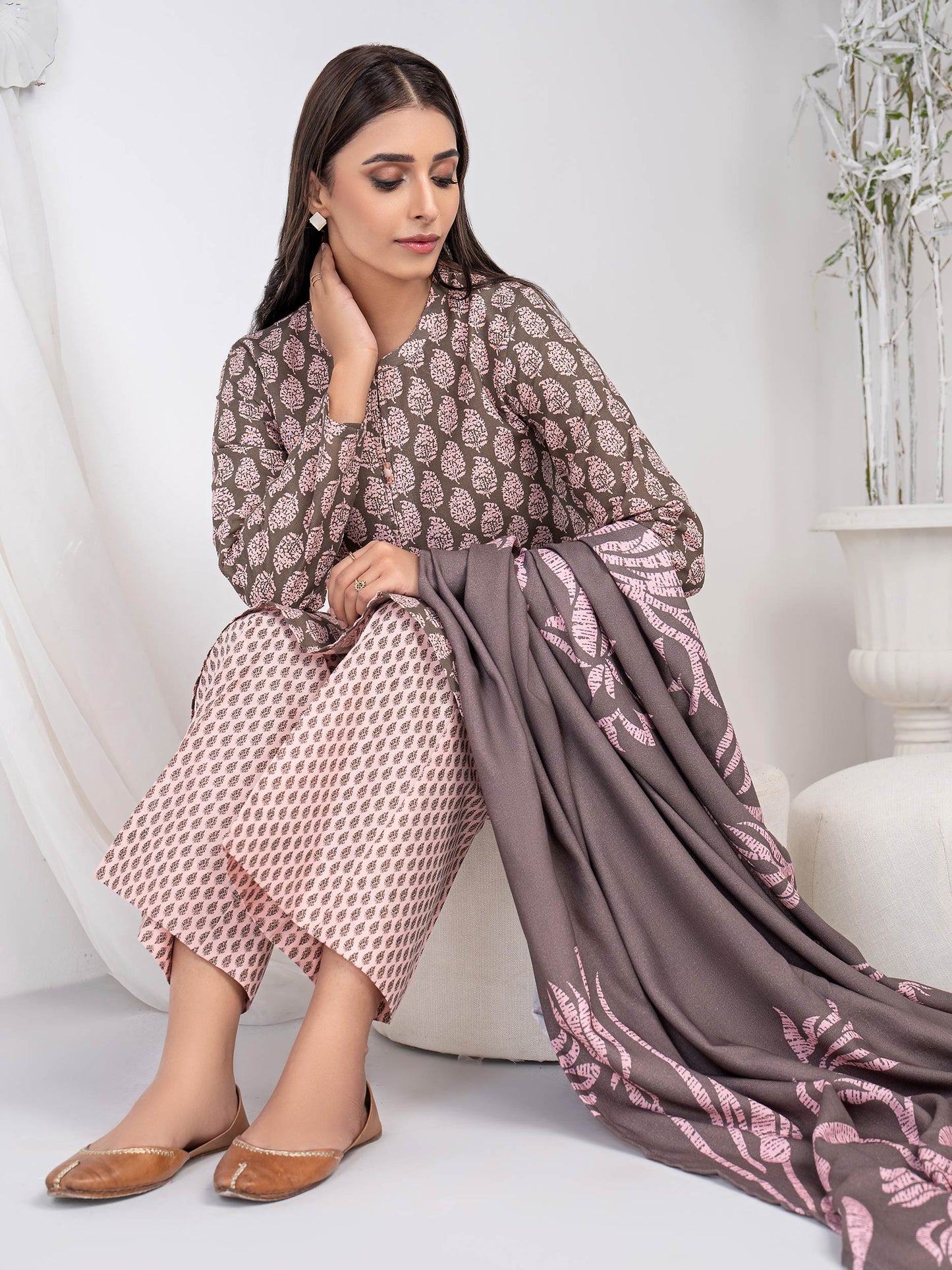 3 Piece Khaddar Suit-Printed (Unstitched)