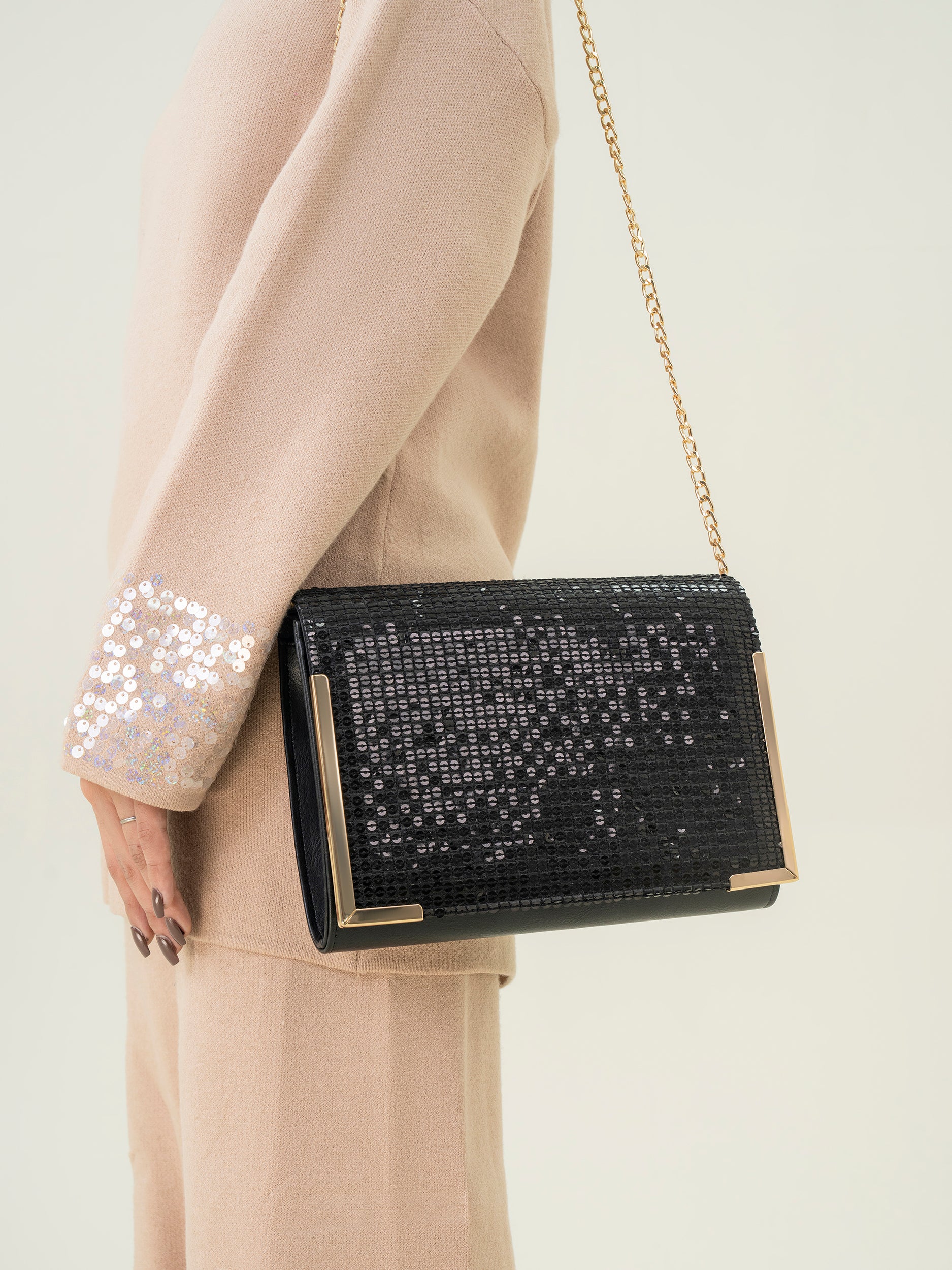 sequin-embroidered-clutch