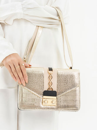 snake-textured-handbag