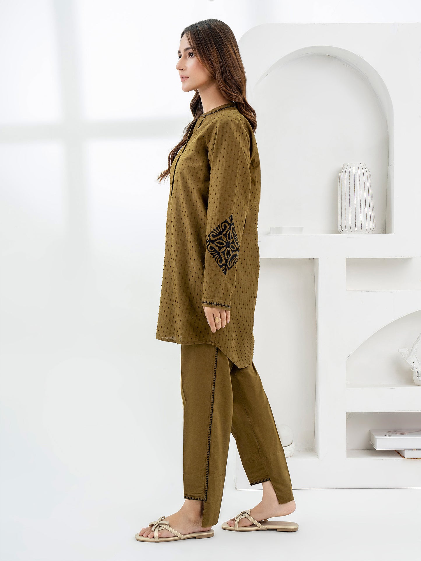 2 Piece Lawn Suit-Embroidered (Pret)